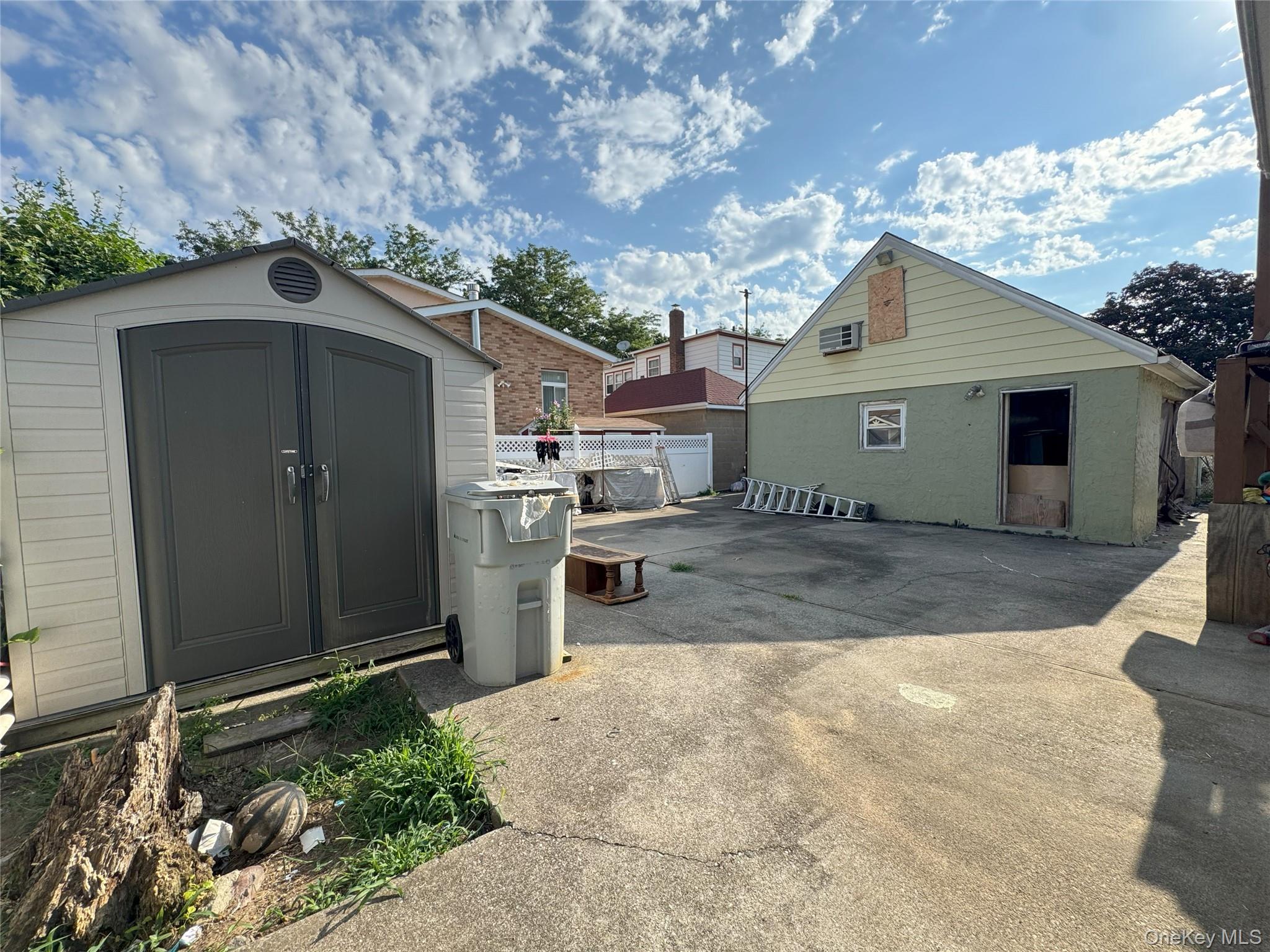 25519 148th Avenue, Rosedale, NY 11422