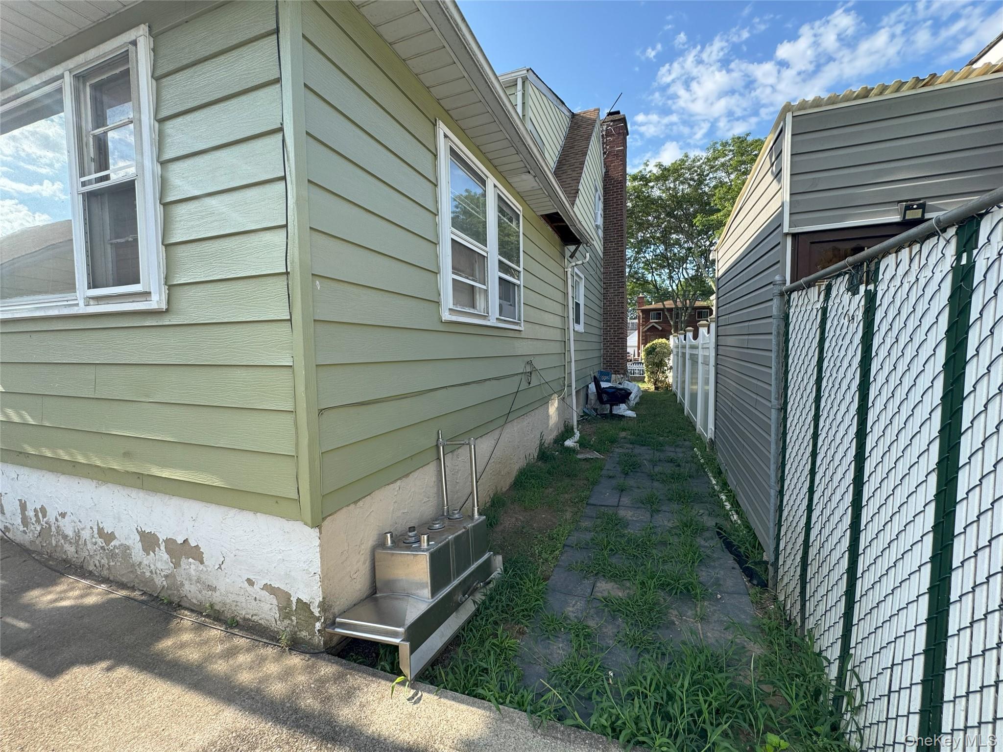 25519 148th Avenue, Rosedale, NY 11422