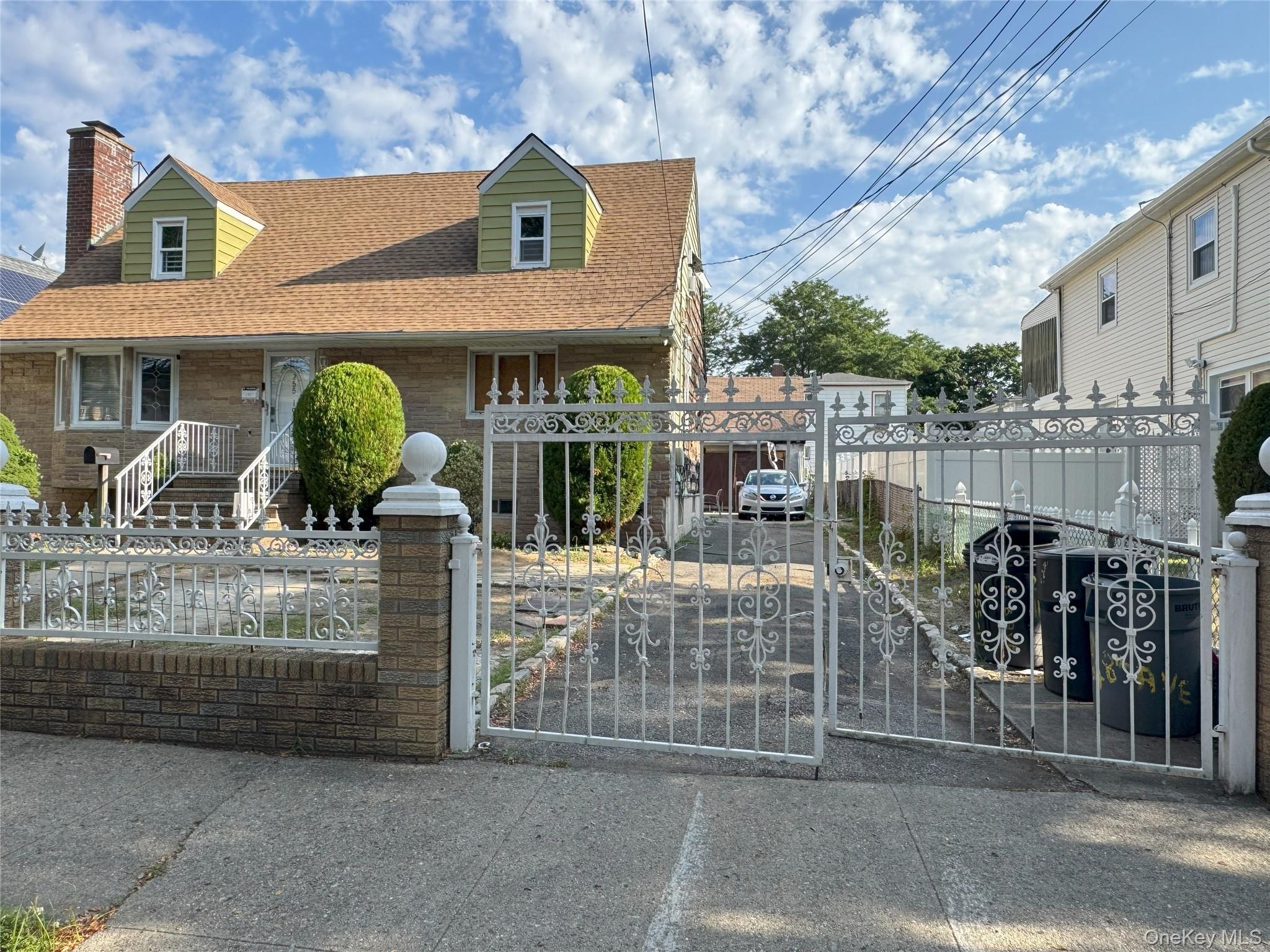 25519 148th Avenue, Rosedale, NY 11422