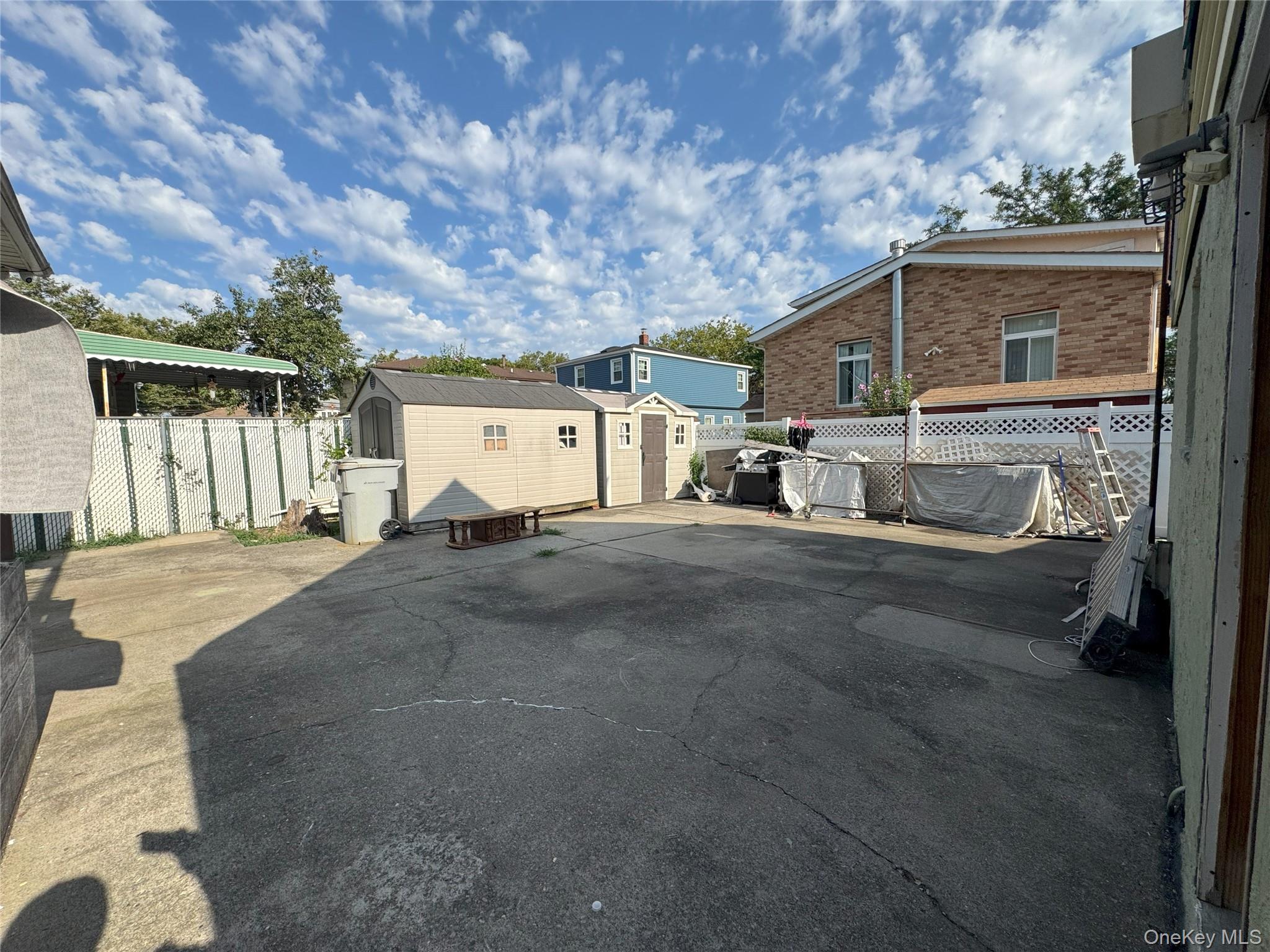 25519 148th Avenue, Rosedale, NY 11422