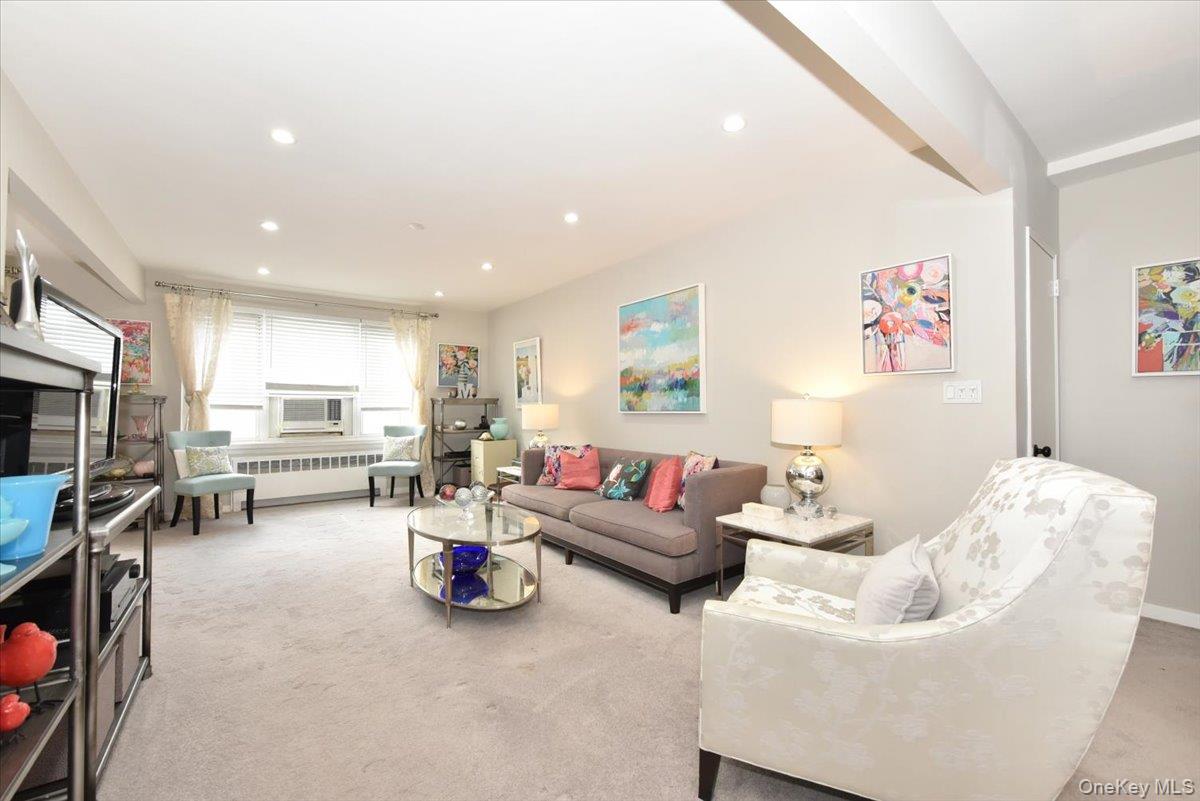 75 S Middle Neck # 4-T, Great Neck, NY 11021