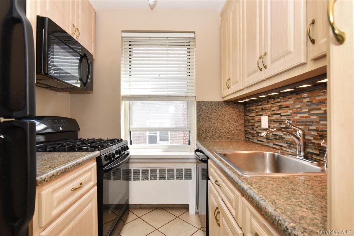 75 S Middle Neck # 4-T, Great Neck, NY 11021