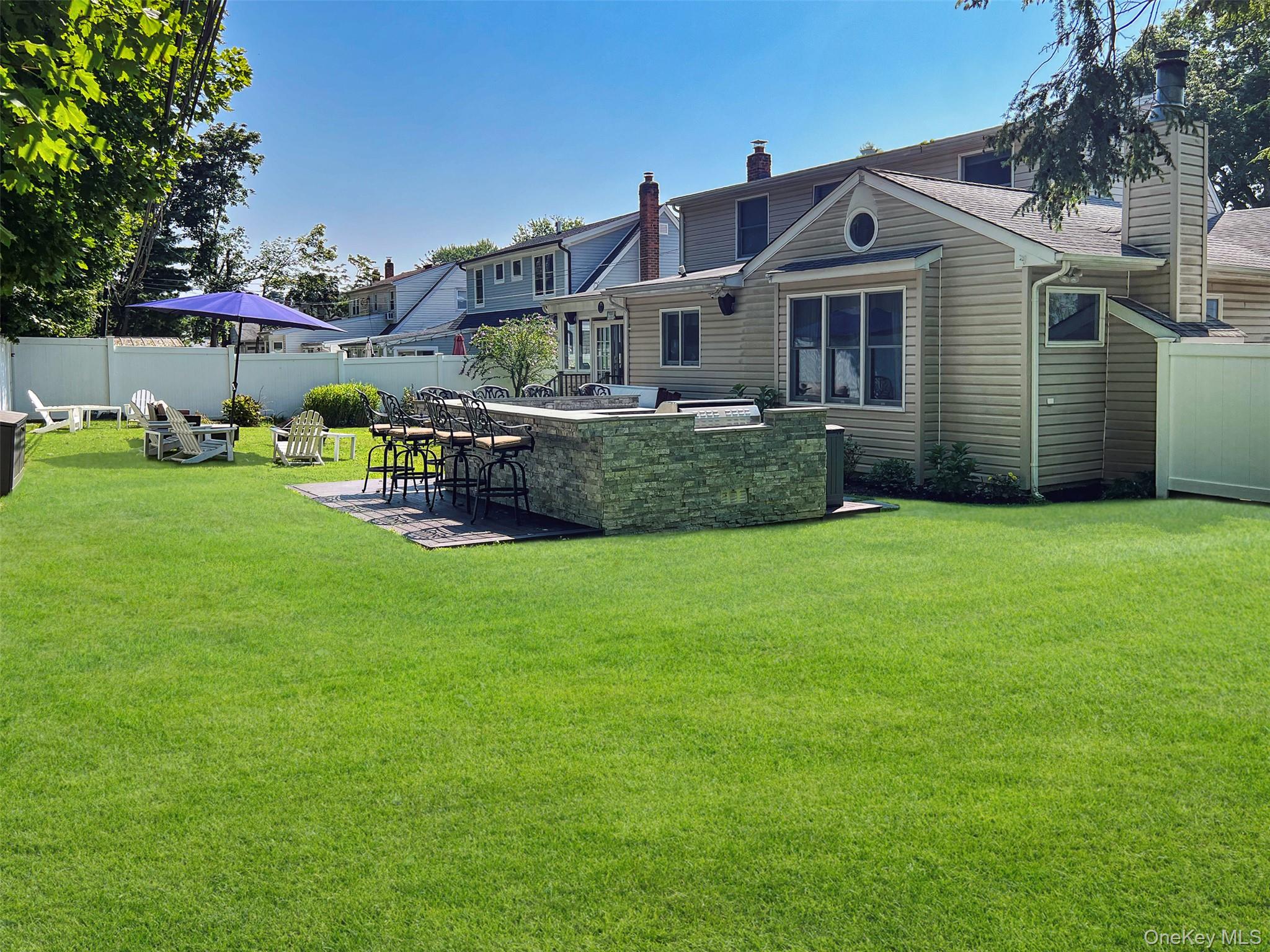 144 Radcliff Drive, East Norwich, NY 11732