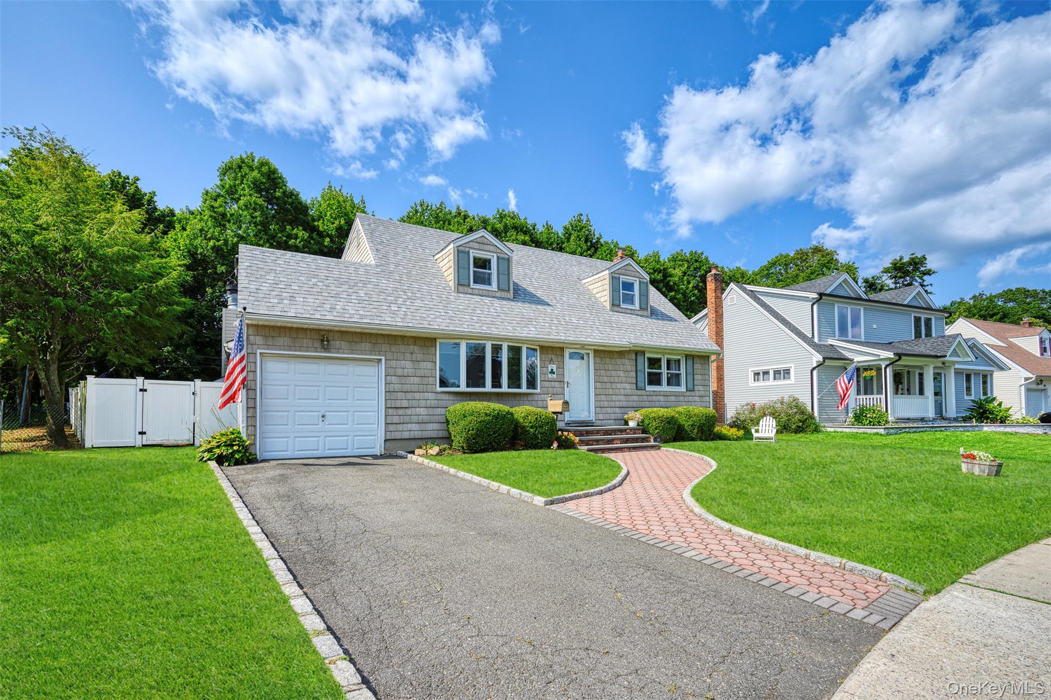 144 Radcliff Drive, East Norwich, NY 11732