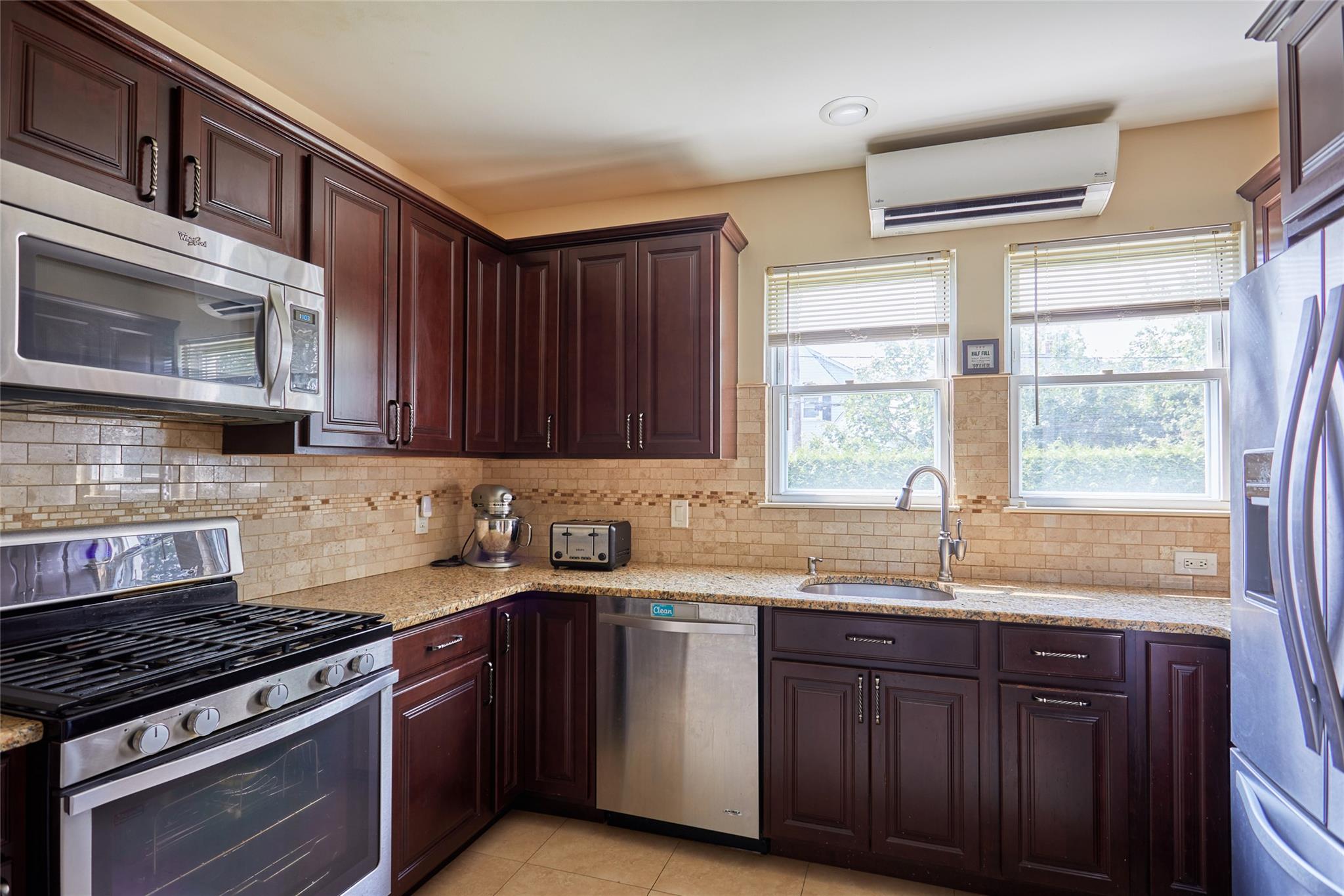 59 Depan Avenue, Floral Park, NY 11001