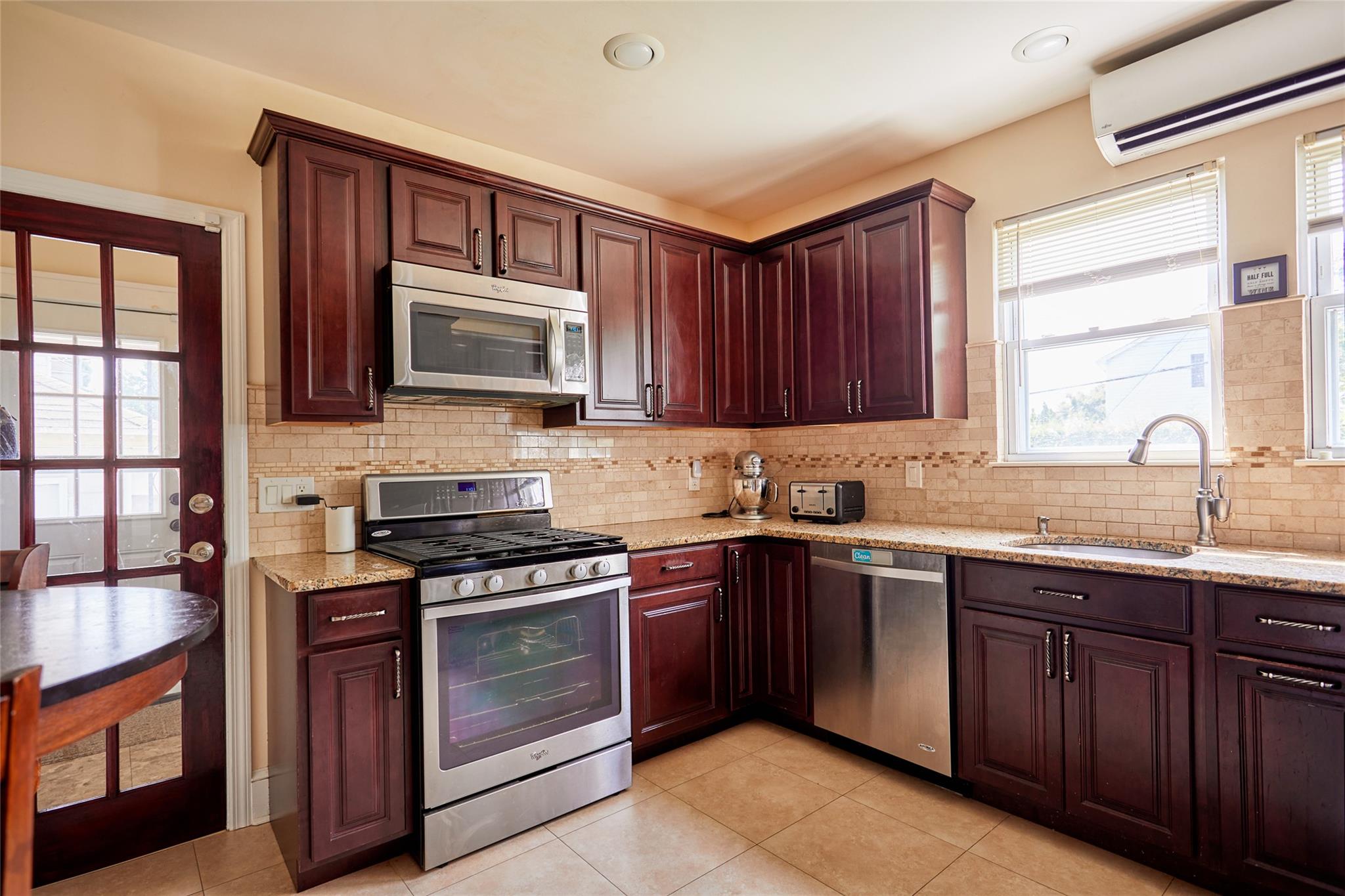 59 Depan Avenue, Floral Park, NY 11001