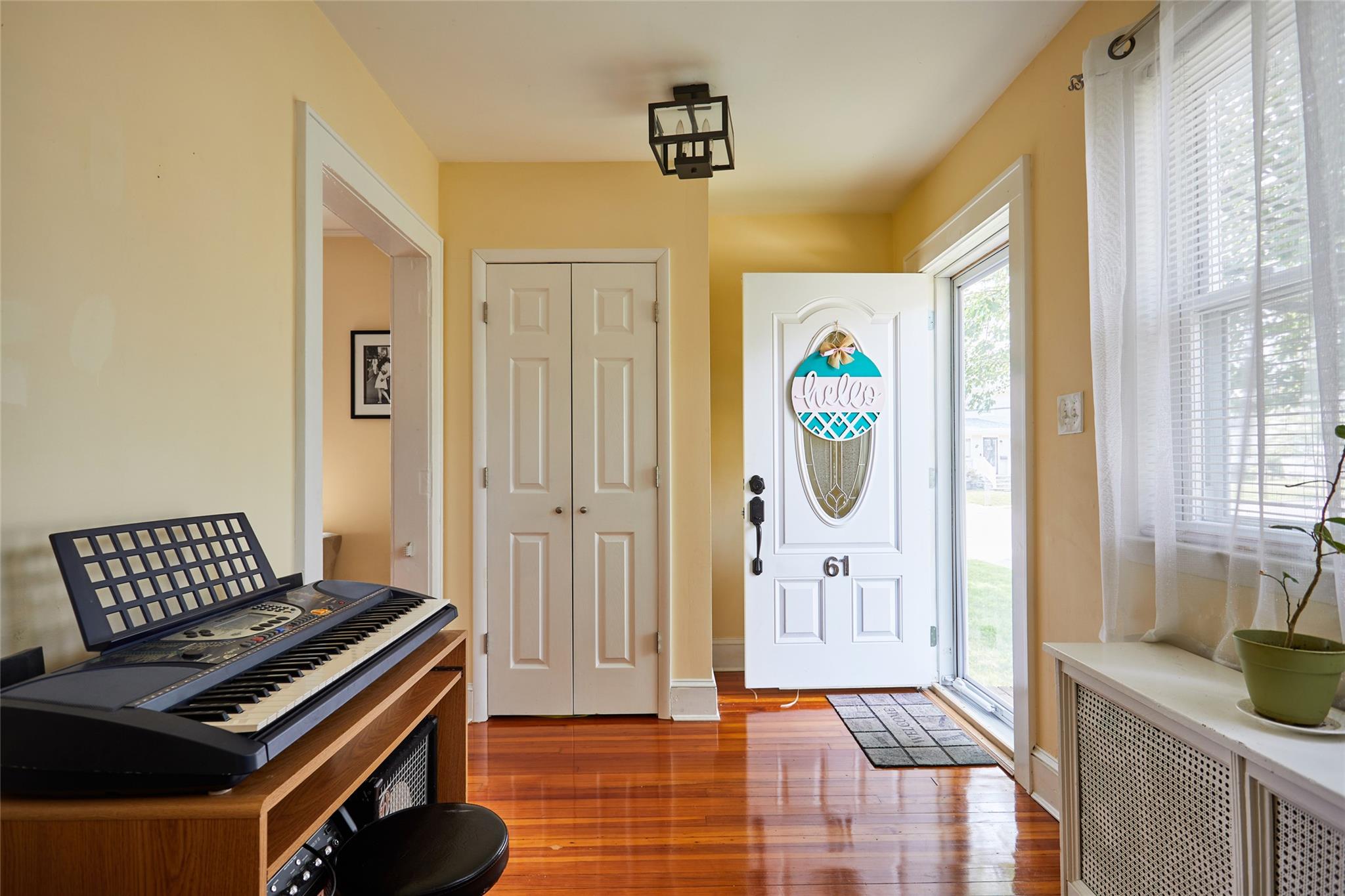 59 Depan Avenue, Floral Park, NY 11001