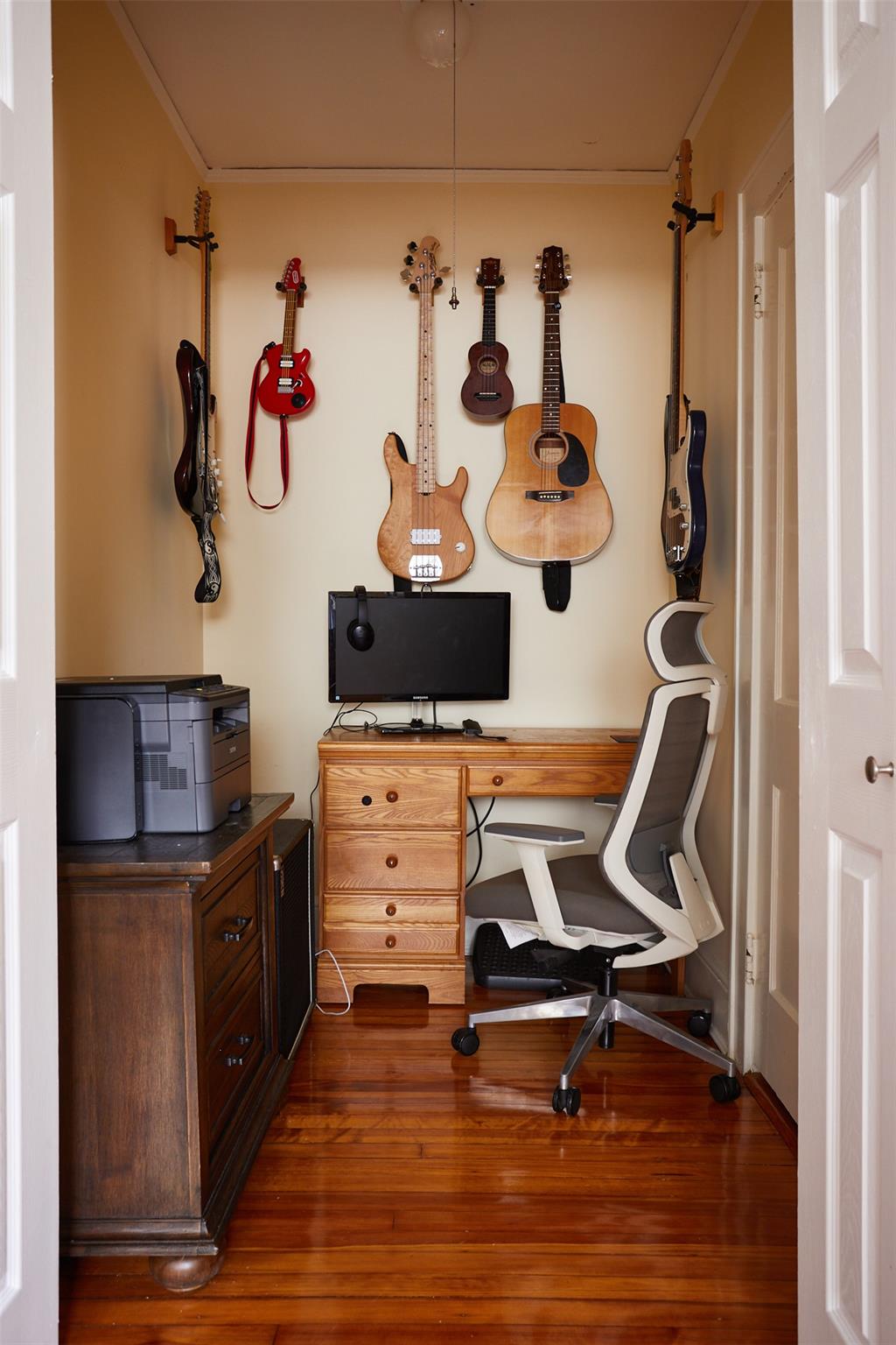 59 Depan Avenue, Floral Park, NY 11001