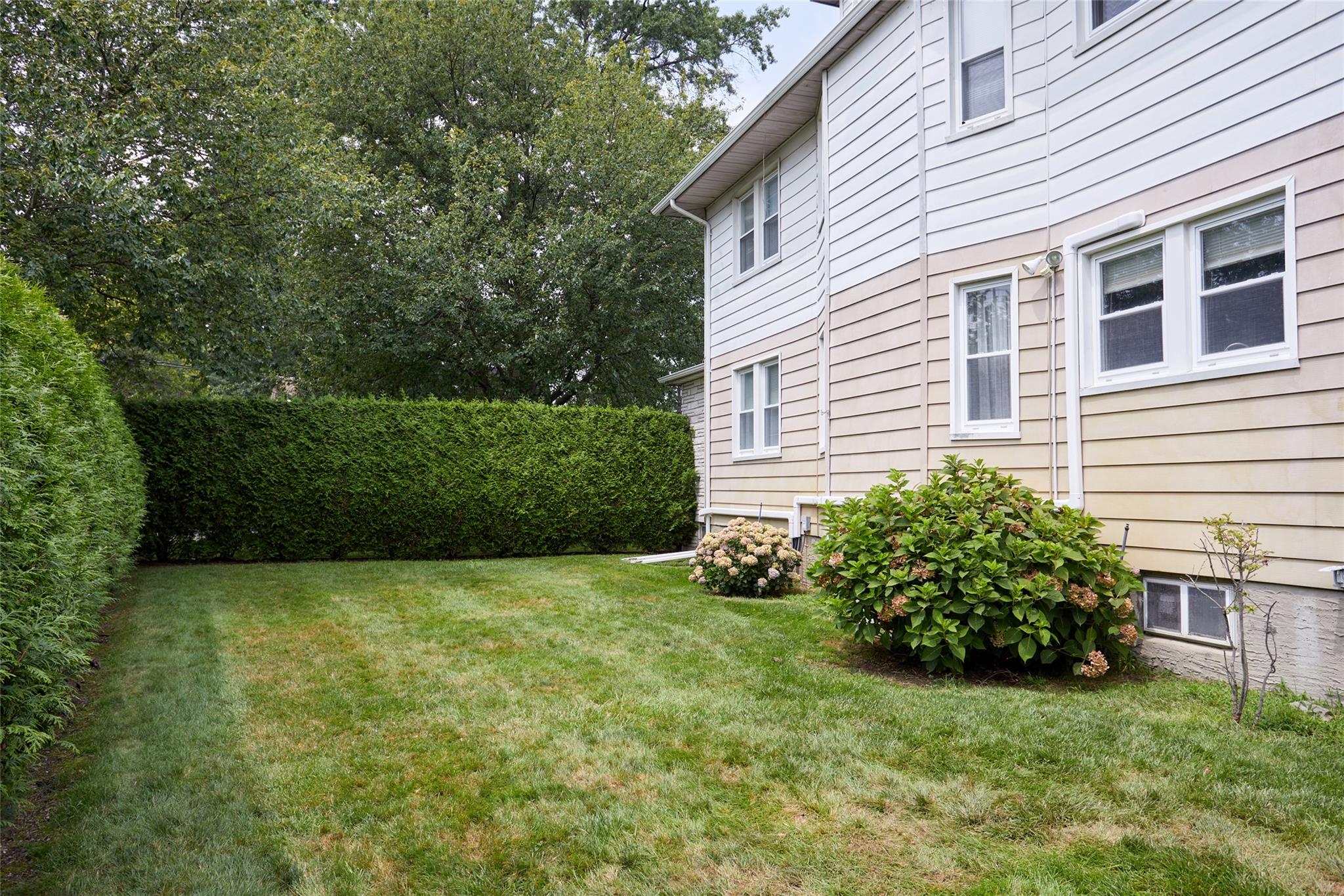 59 Depan Avenue, Floral Park, NY 11001