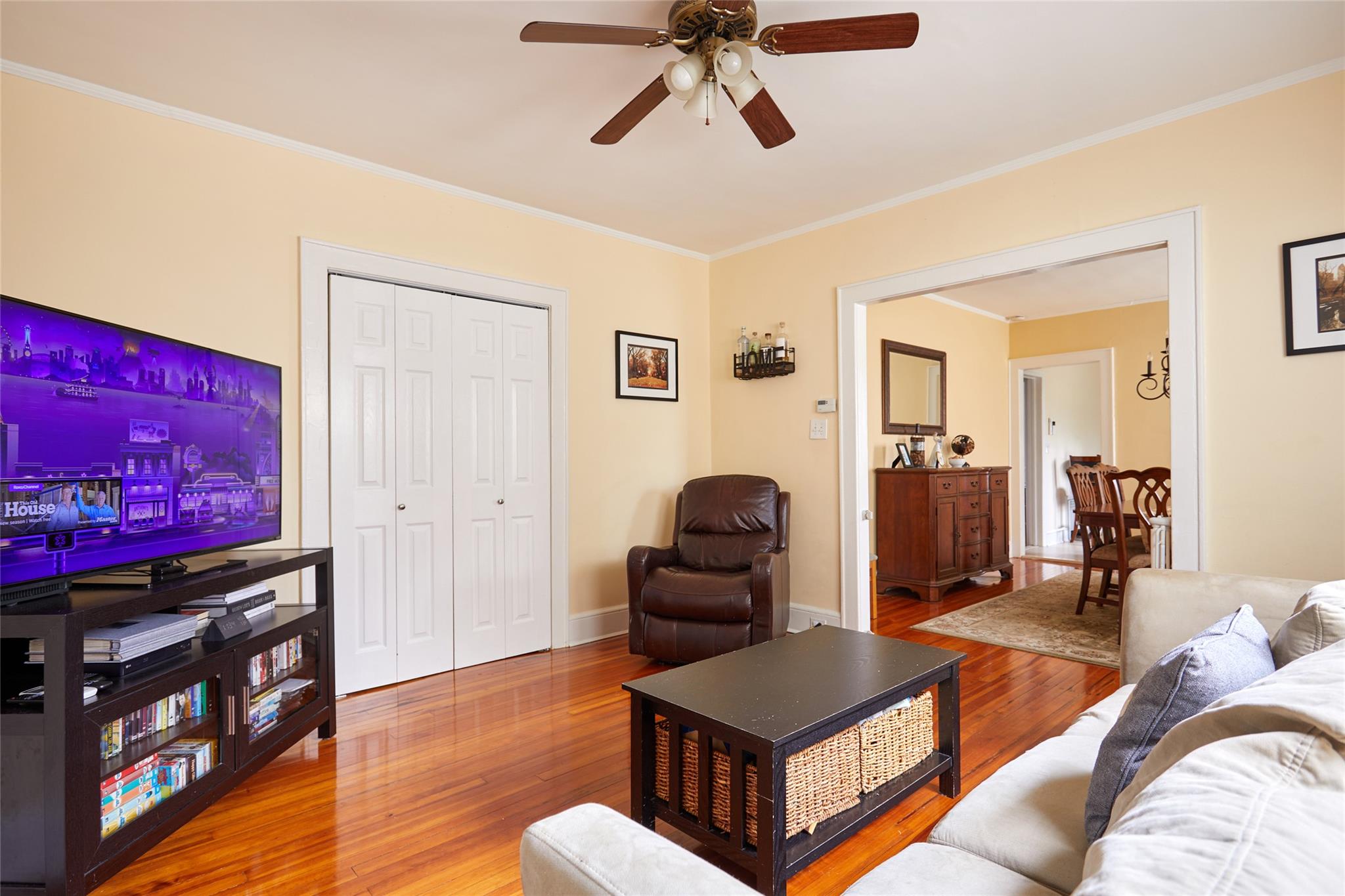 59 Depan Avenue, Floral Park, NY 11001