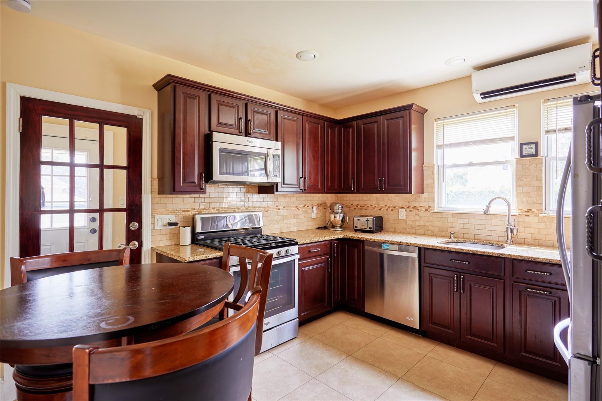 59 Depan Avenue, Floral Park, NY 11001