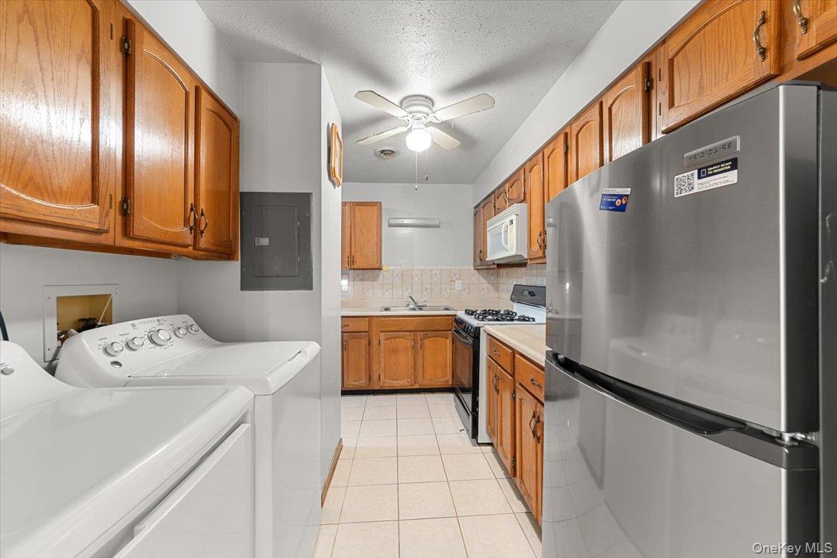 2037 Cicero Avenue, Bronx, NY 10473