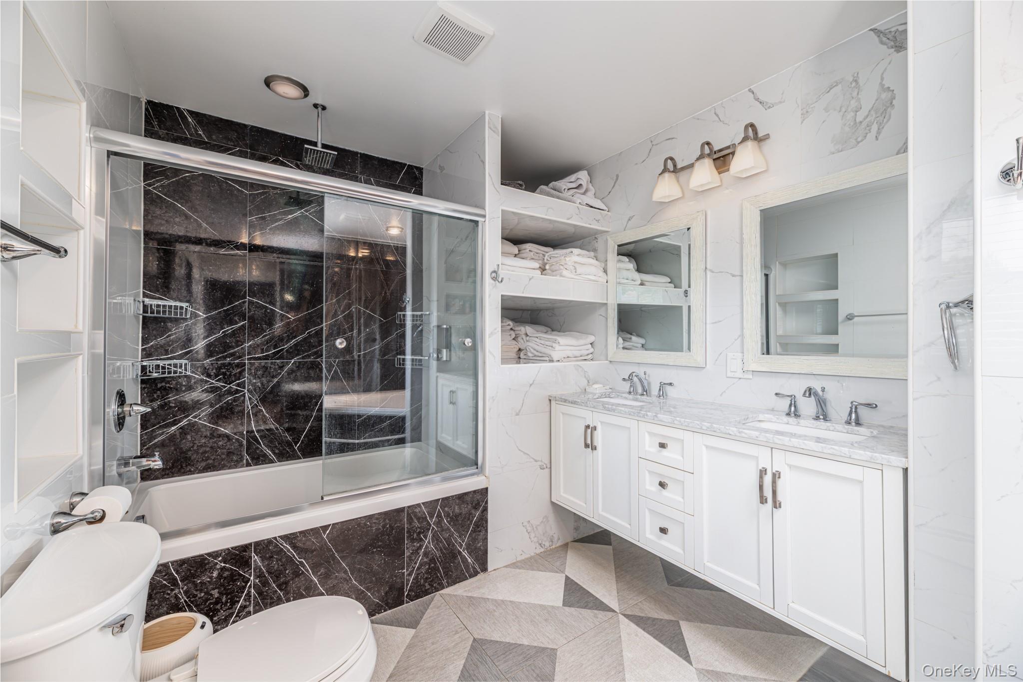 30 N Lynn Street, Warwick, NY 10990