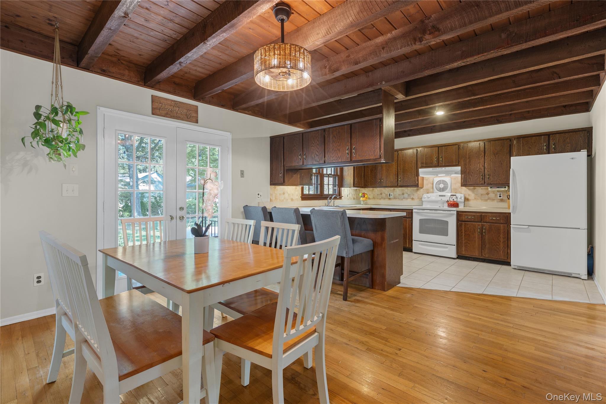 10 Woodfield Avenue, Northport, NY 11768