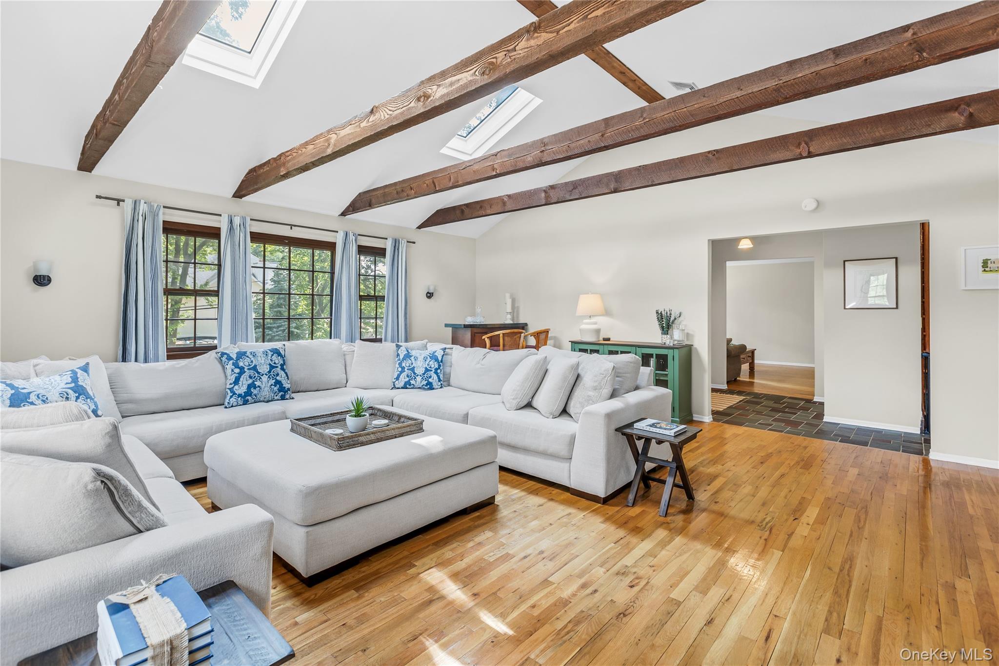 10 Woodfield Avenue, Northport, NY 11768