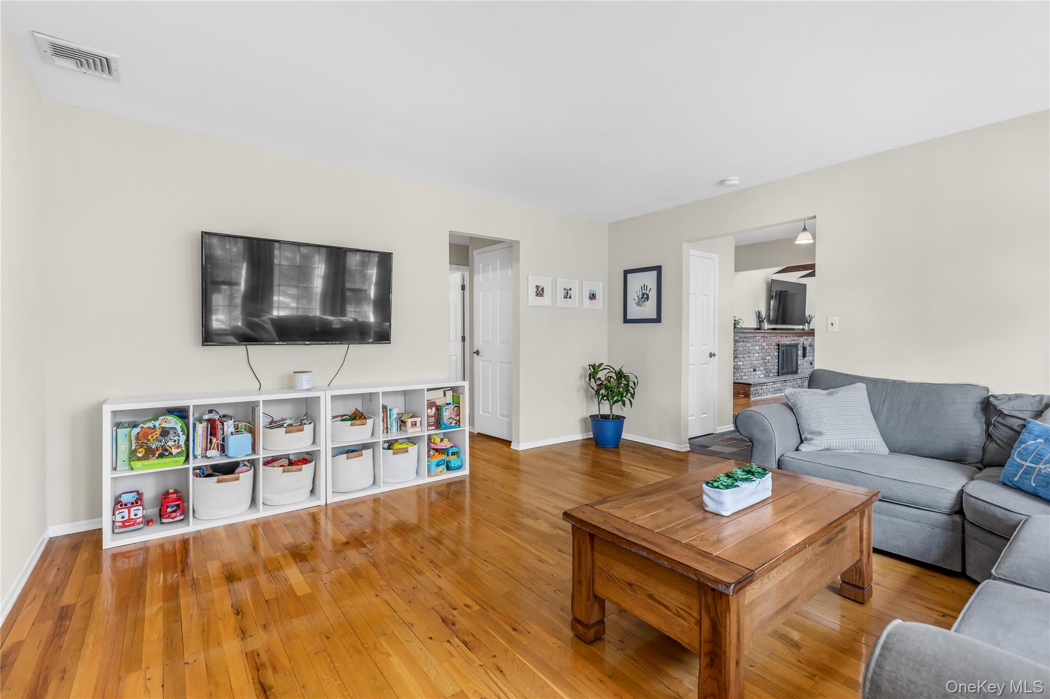 10 Woodfield Avenue, Northport, NY 11768