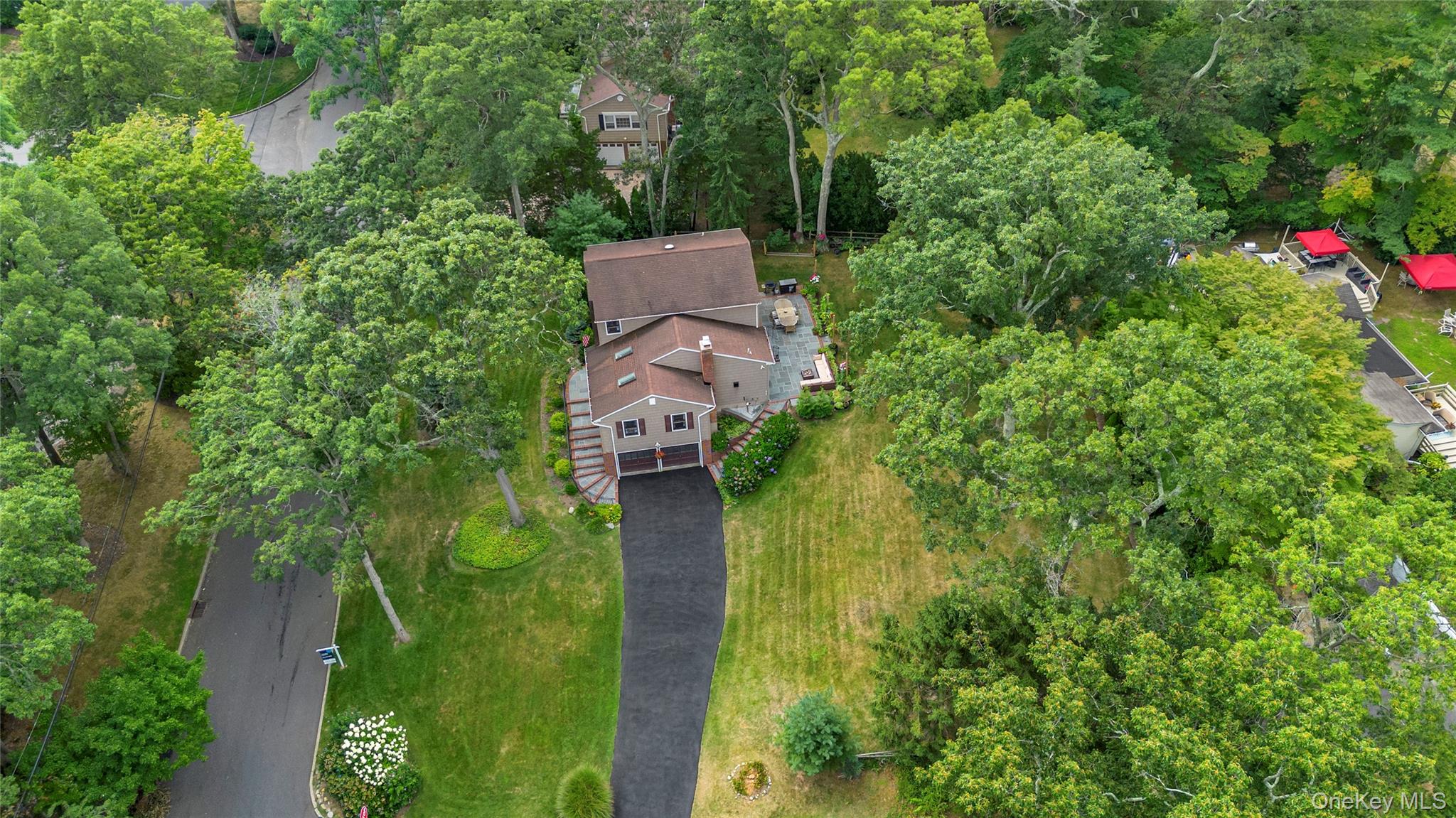 10 Woodfield Avenue, Northport, NY 11768