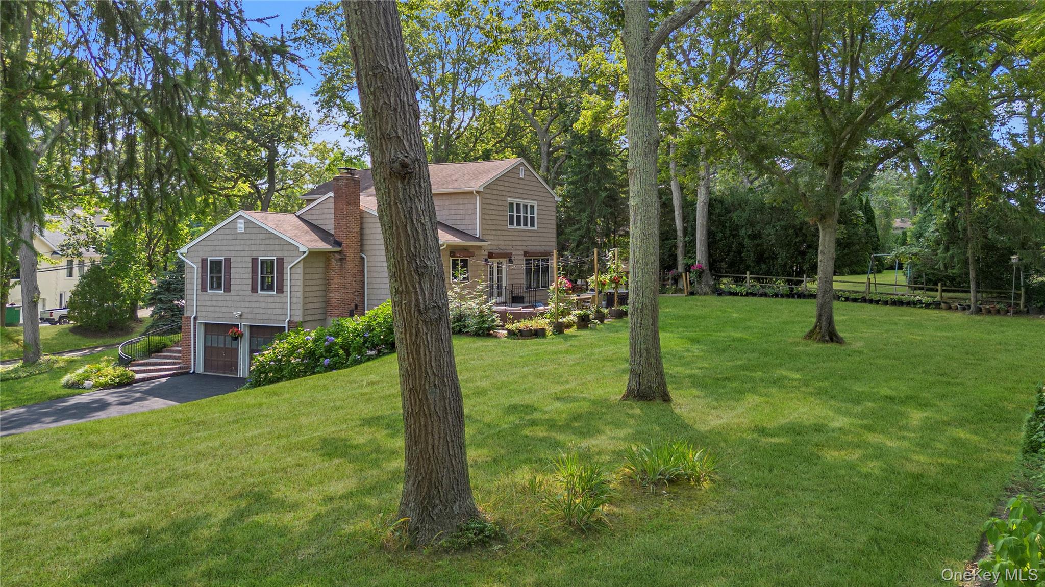 10 Woodfield Avenue, Northport, NY 11768