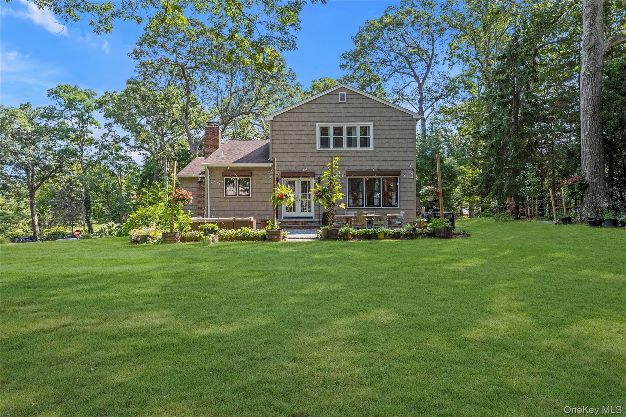 10 Woodfield Avenue, Northport, NY 11768