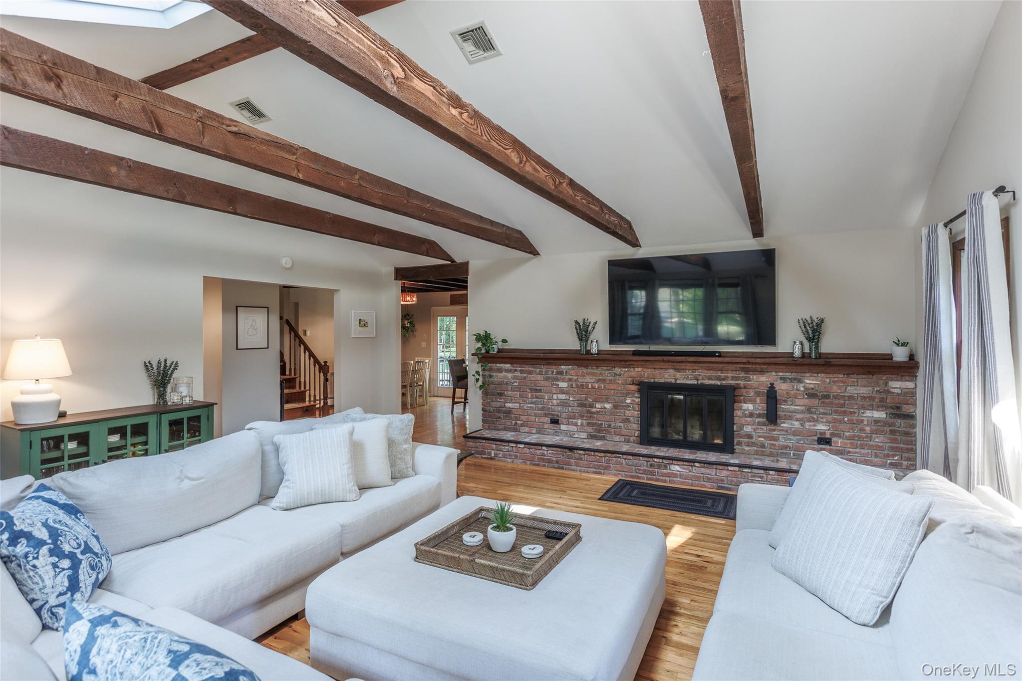 10 Woodfield Avenue, Northport, NY 11768