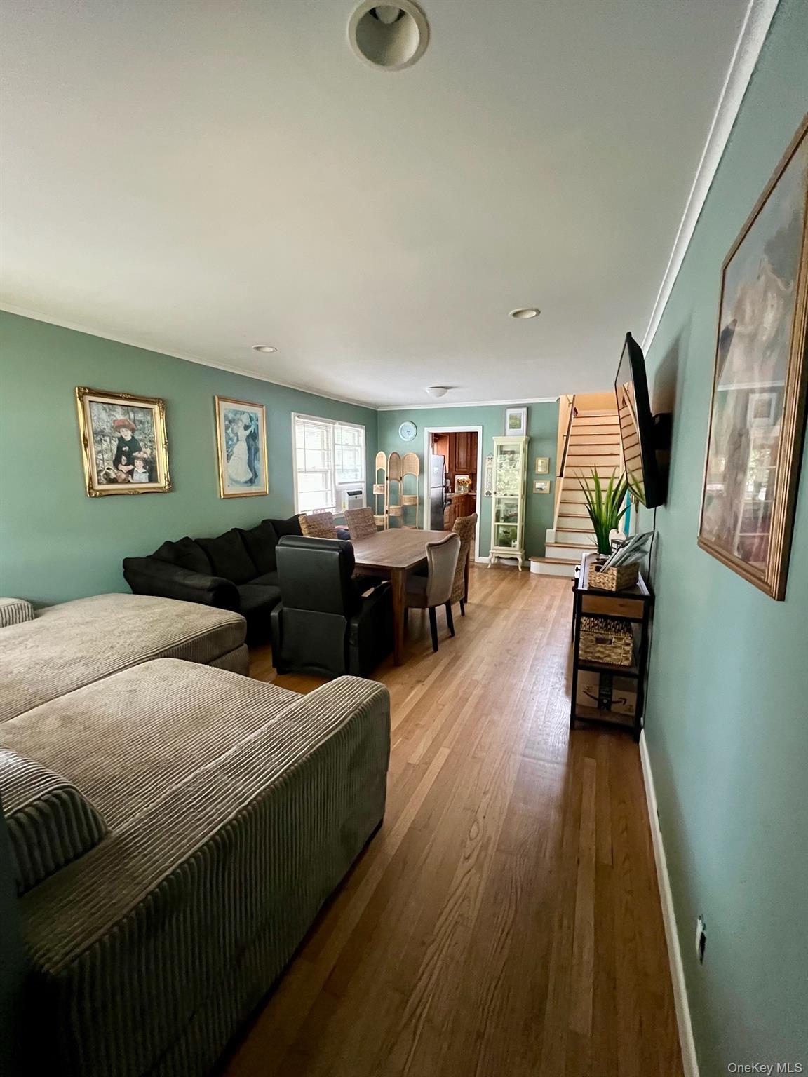 59 Dunwood Road, Port Washington, NY 11050