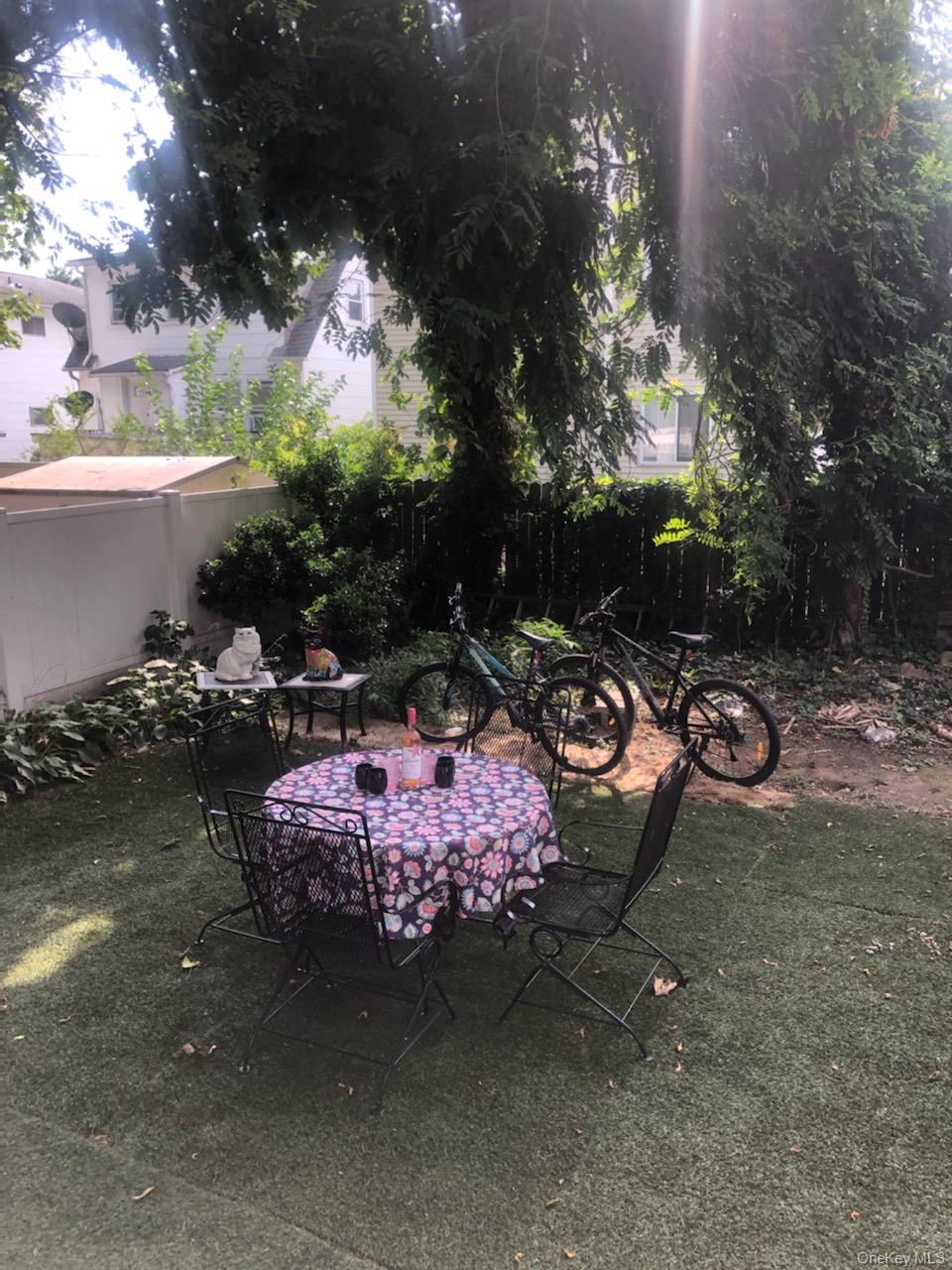 59 Dunwood Road, Port Washington, NY 11050