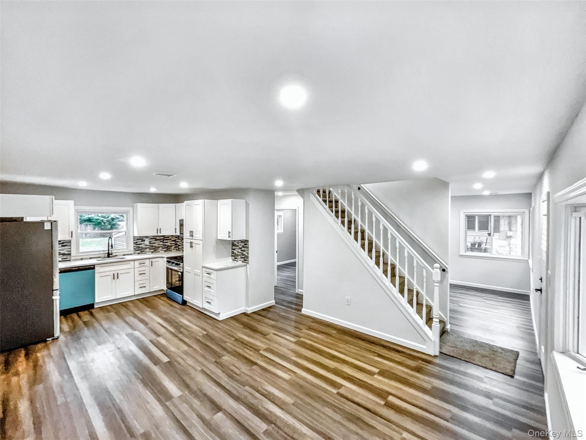 20 Hounslow Road, Shirley, NY 11967