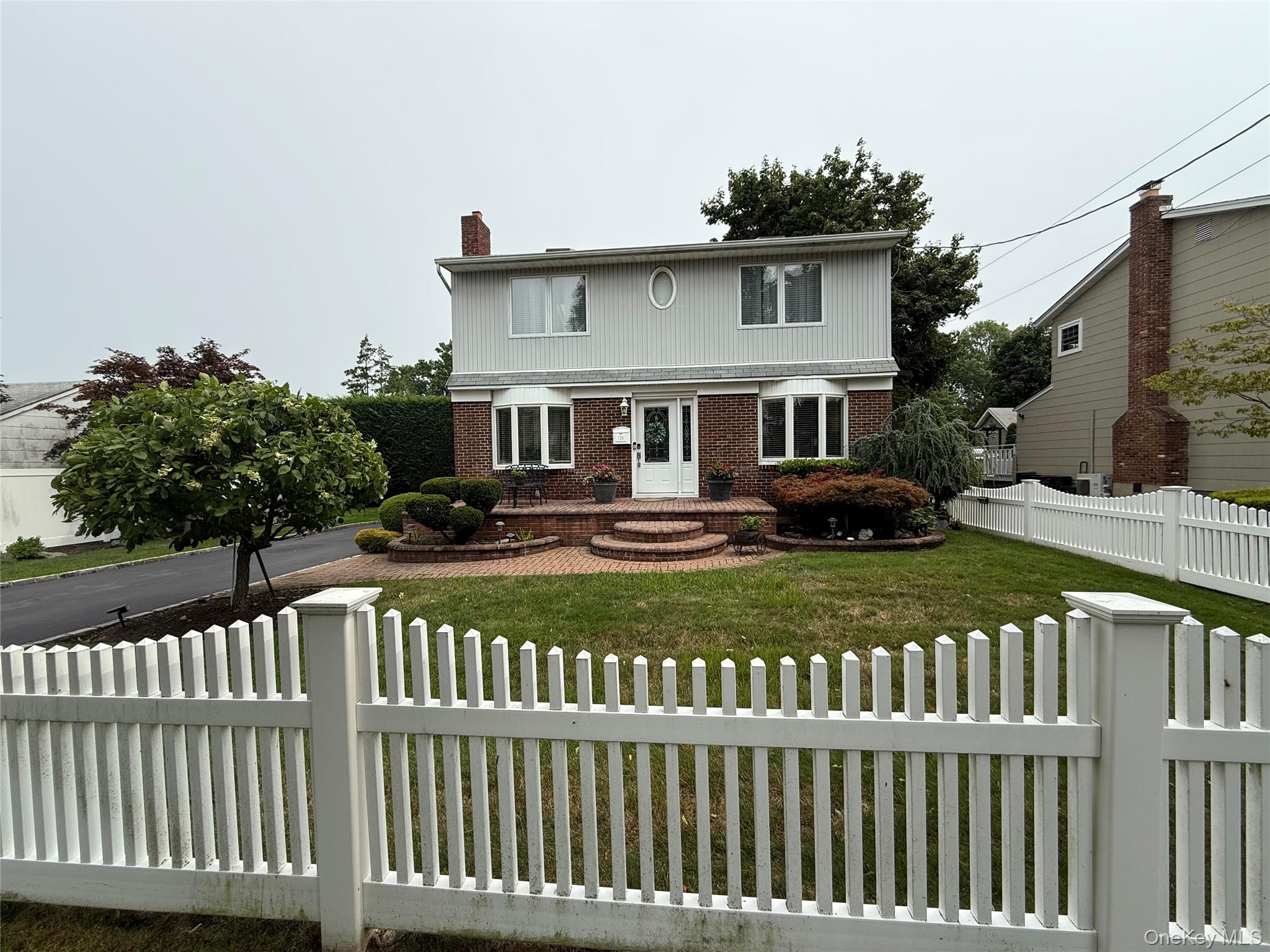 725 Clemons Street, North Bellmore, NY 11710