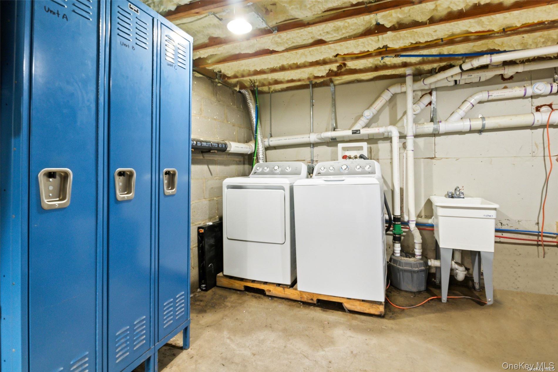 25 Peters Lane # A, Westhampton Beach, NY 11978