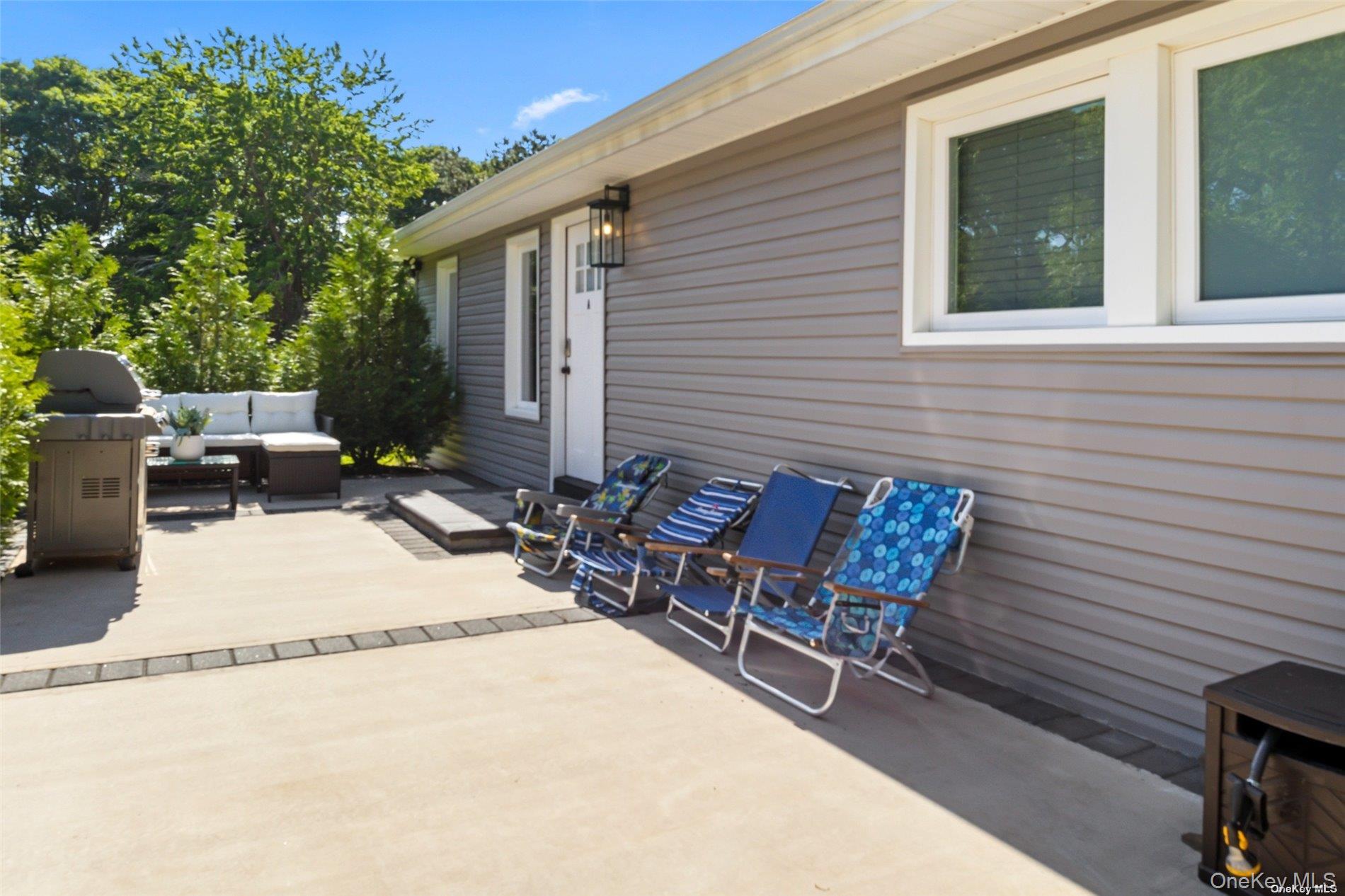 25 Peters Lane # A, Westhampton Beach, NY 11978