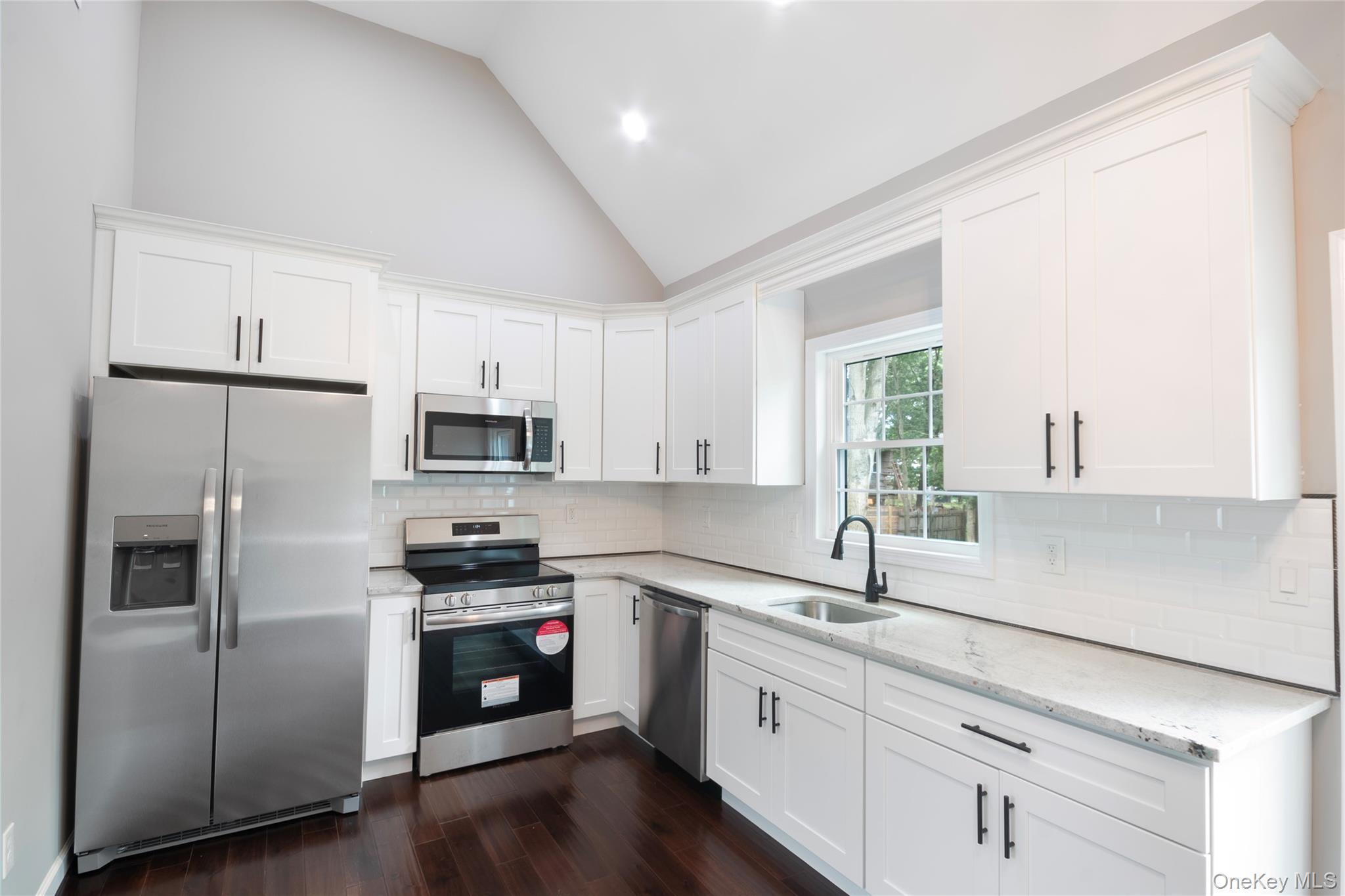 568 S Granny Road, Medford, NY 11763