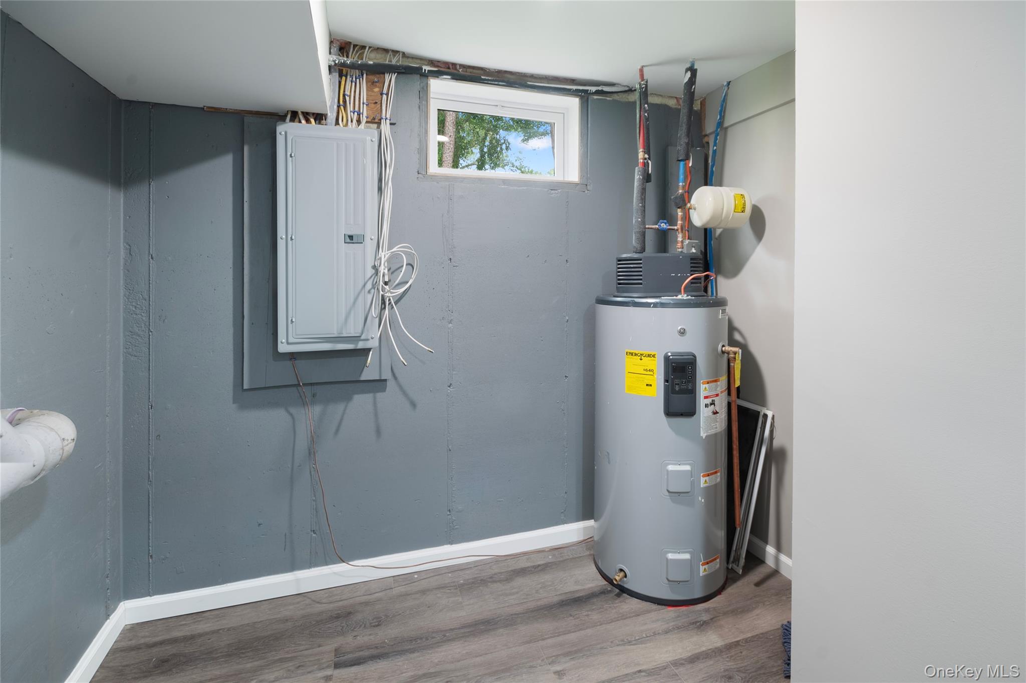 568 S Granny Road, Medford, NY 11763