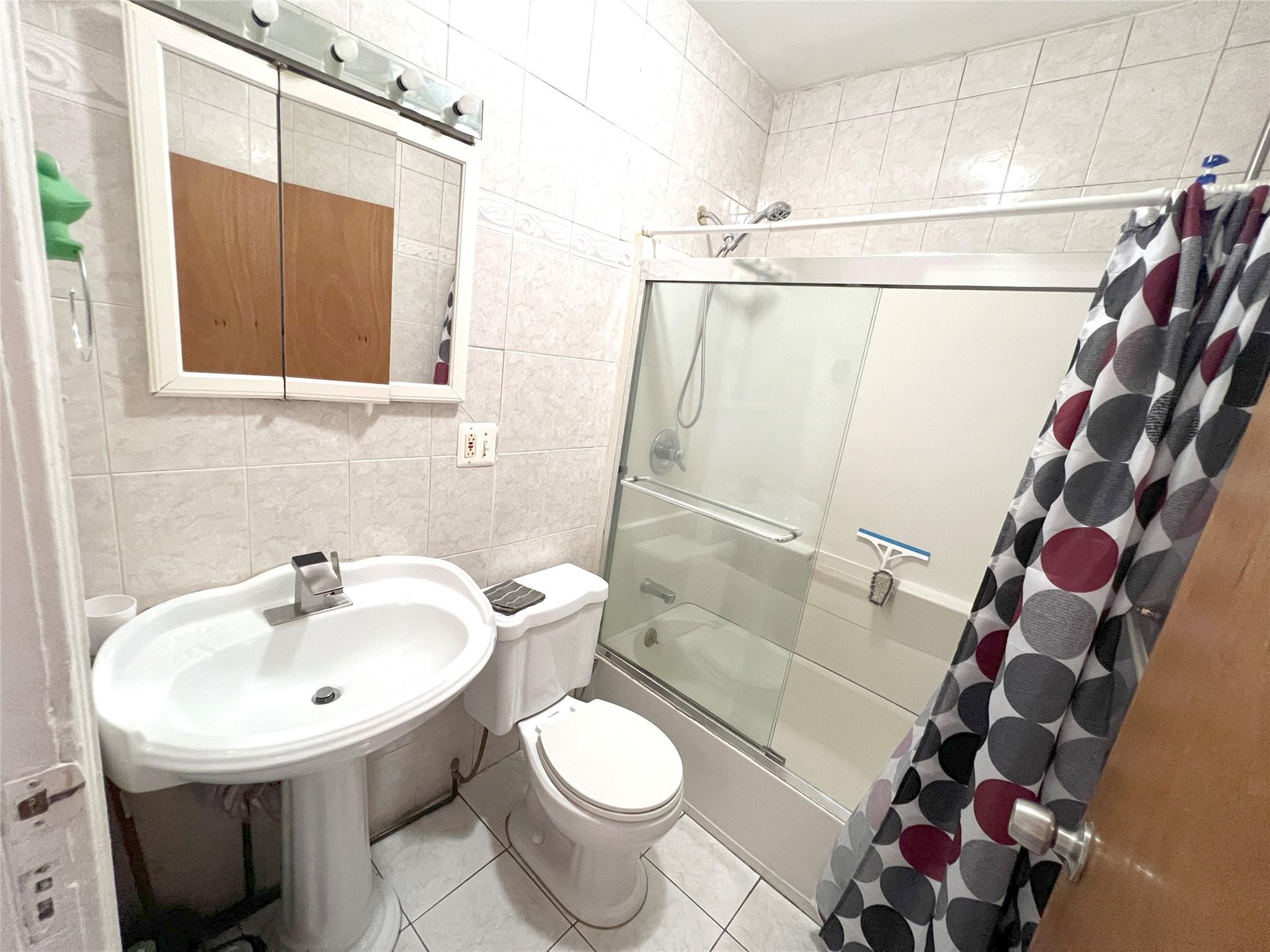 81 Autumn Avenue, Brooklyn, NY 11208