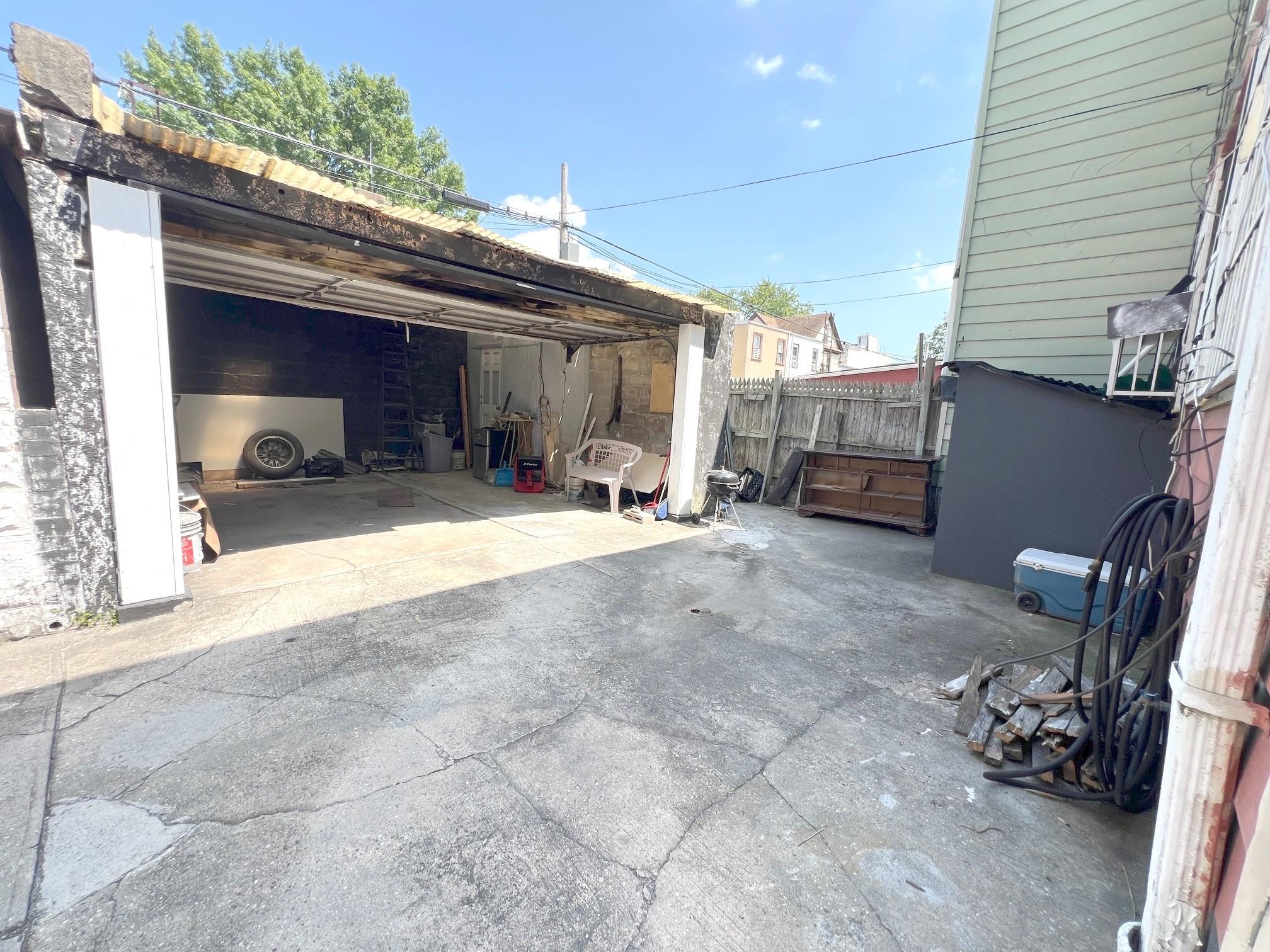 81 Autumn Avenue, Brooklyn, NY 11208