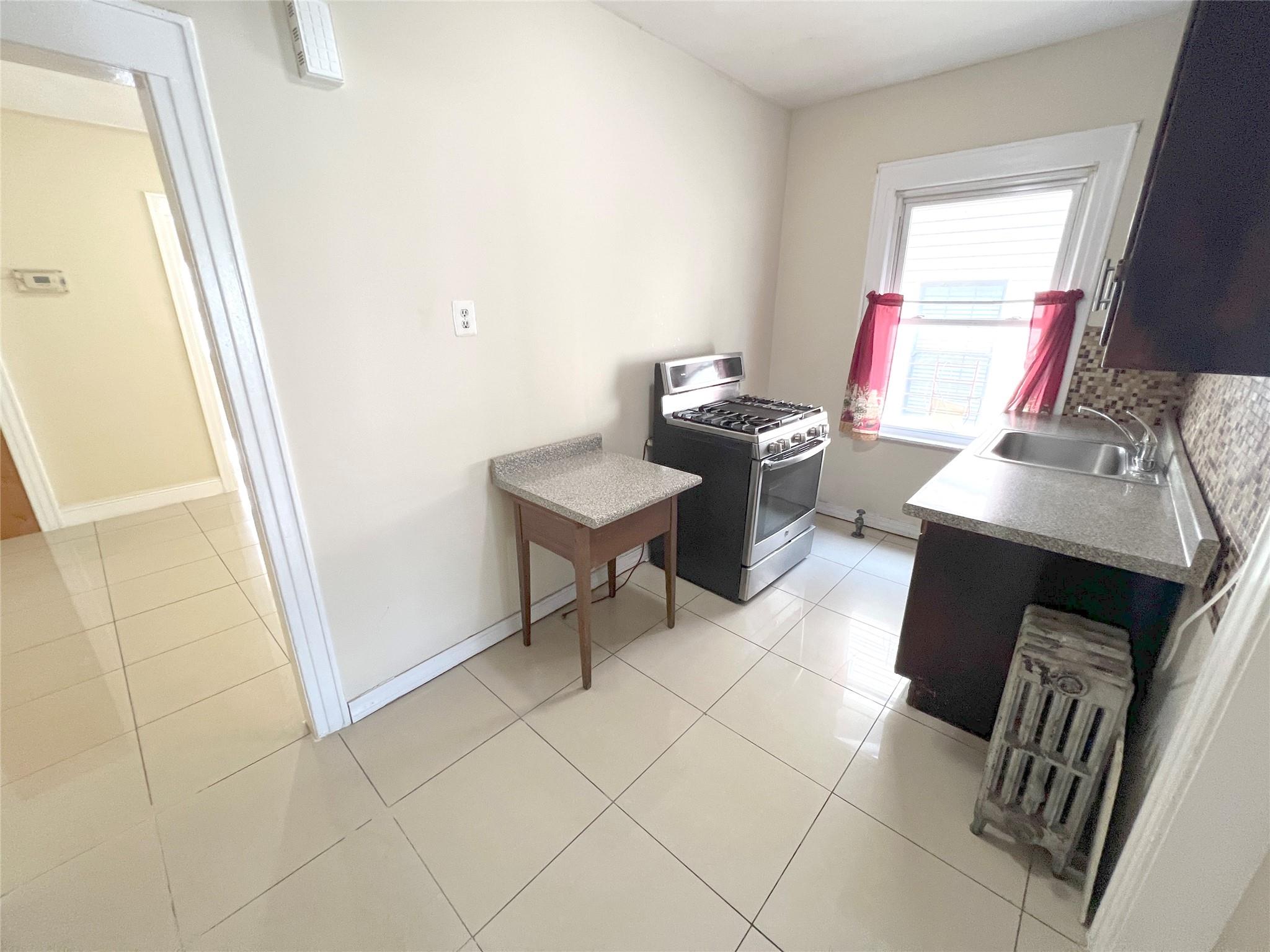 81 Autumn Avenue, Brooklyn, NY 11208