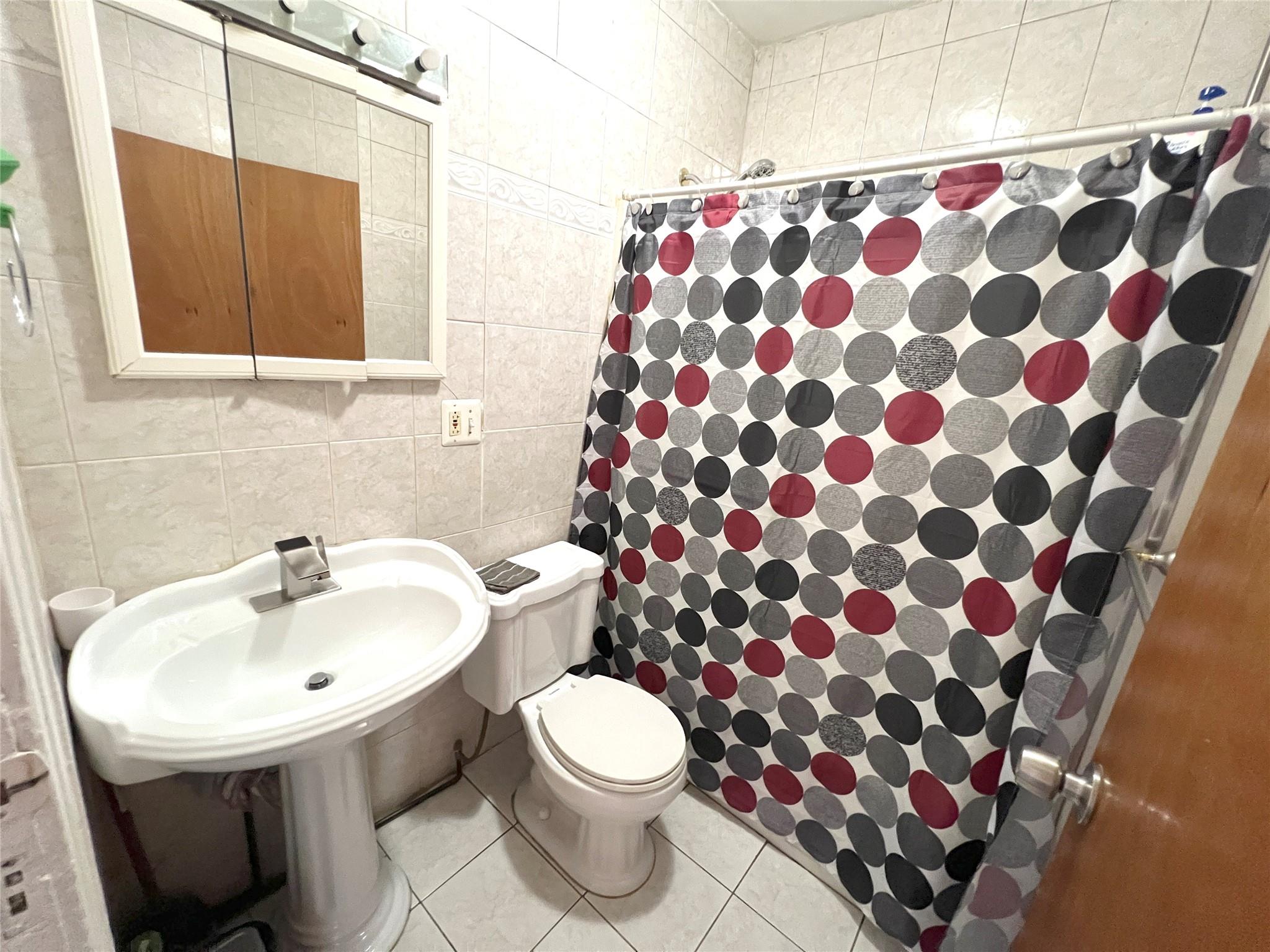 81 Autumn Avenue, Brooklyn, NY 11208