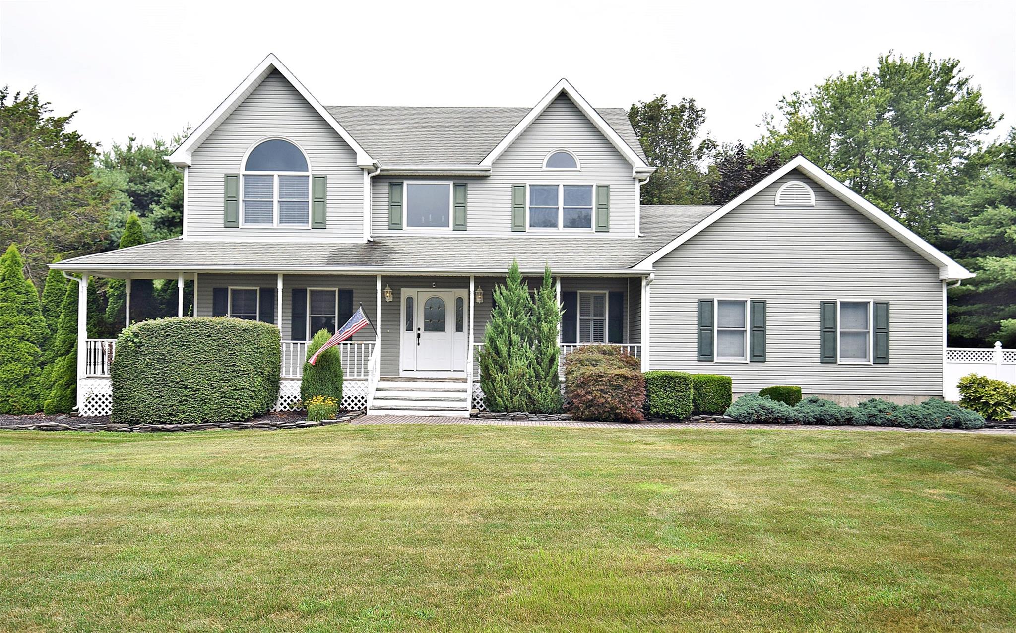 6 Cotton Tail Court, Wading River, NY 11792