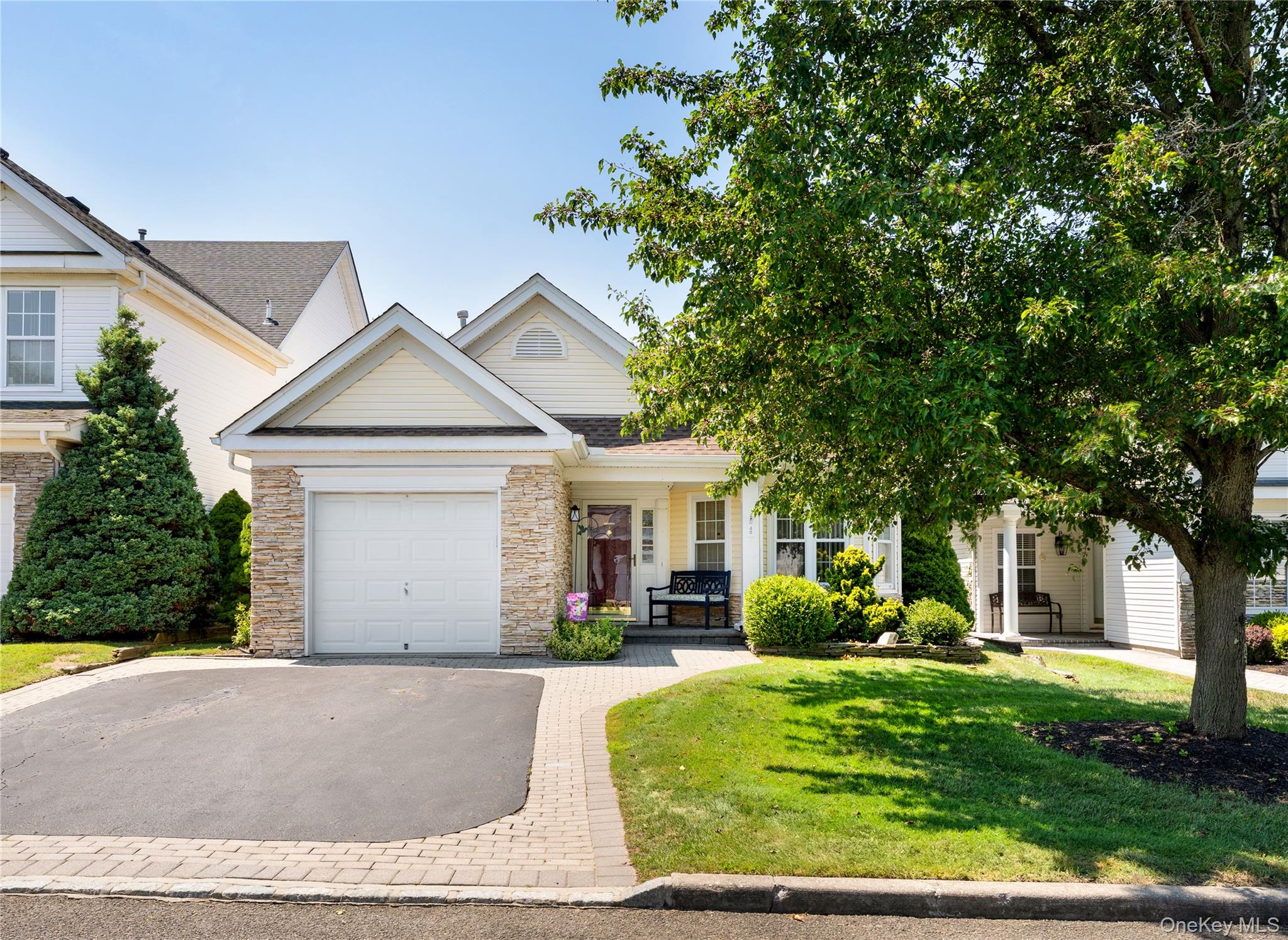 40 Perri Circle, Middle Island, NY 11953