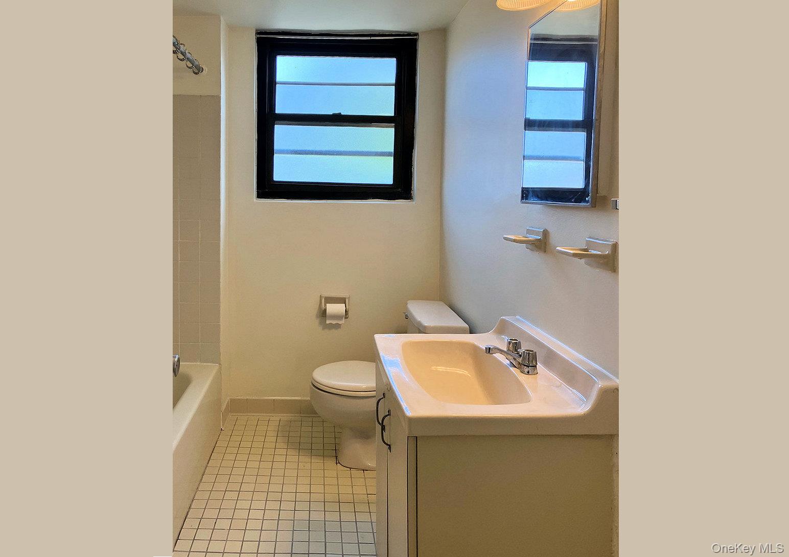 171 Pearsall Drive # 5G, Mount Vernon, NY 10552