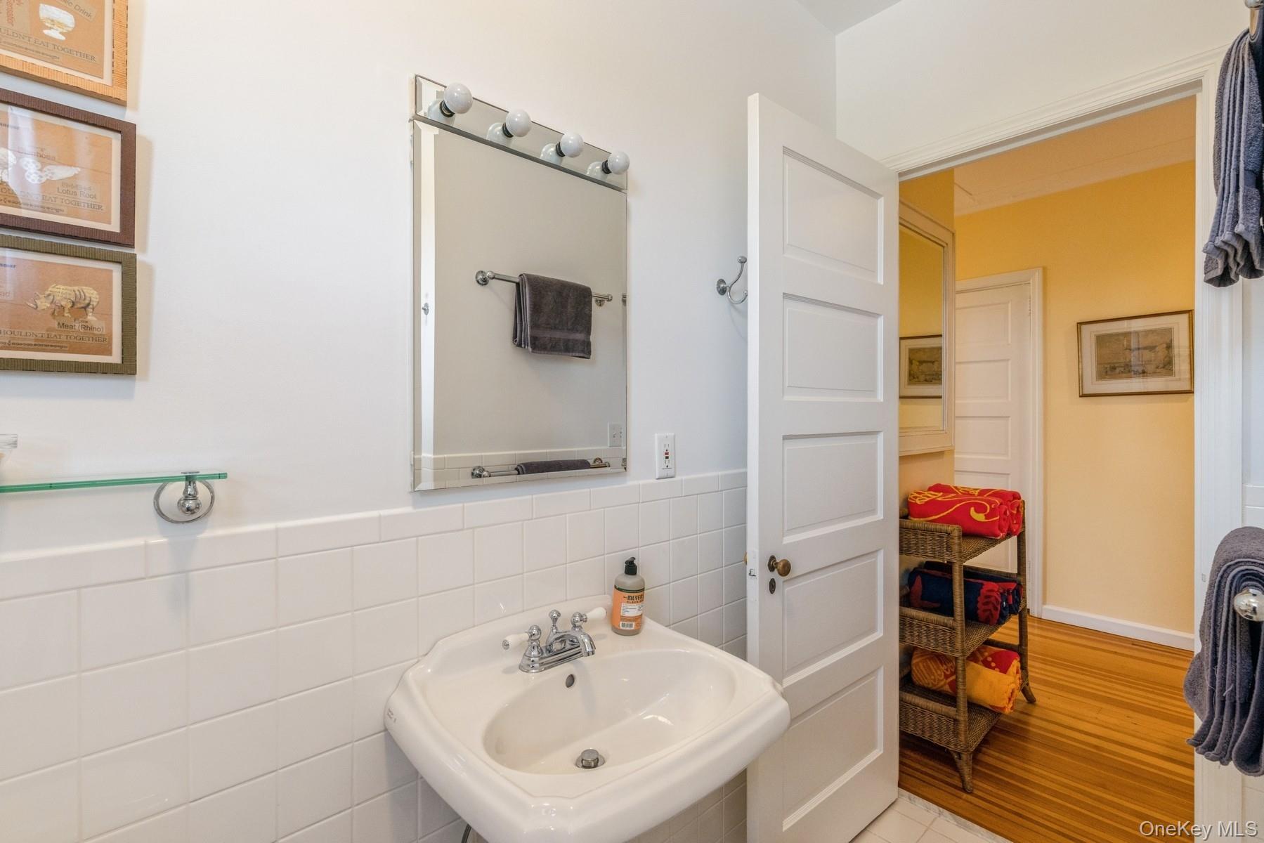 196 Dune Road, Quogue, NY 11959