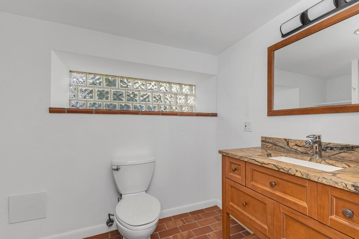 825 E 230th Street, Bronx, NY 10466