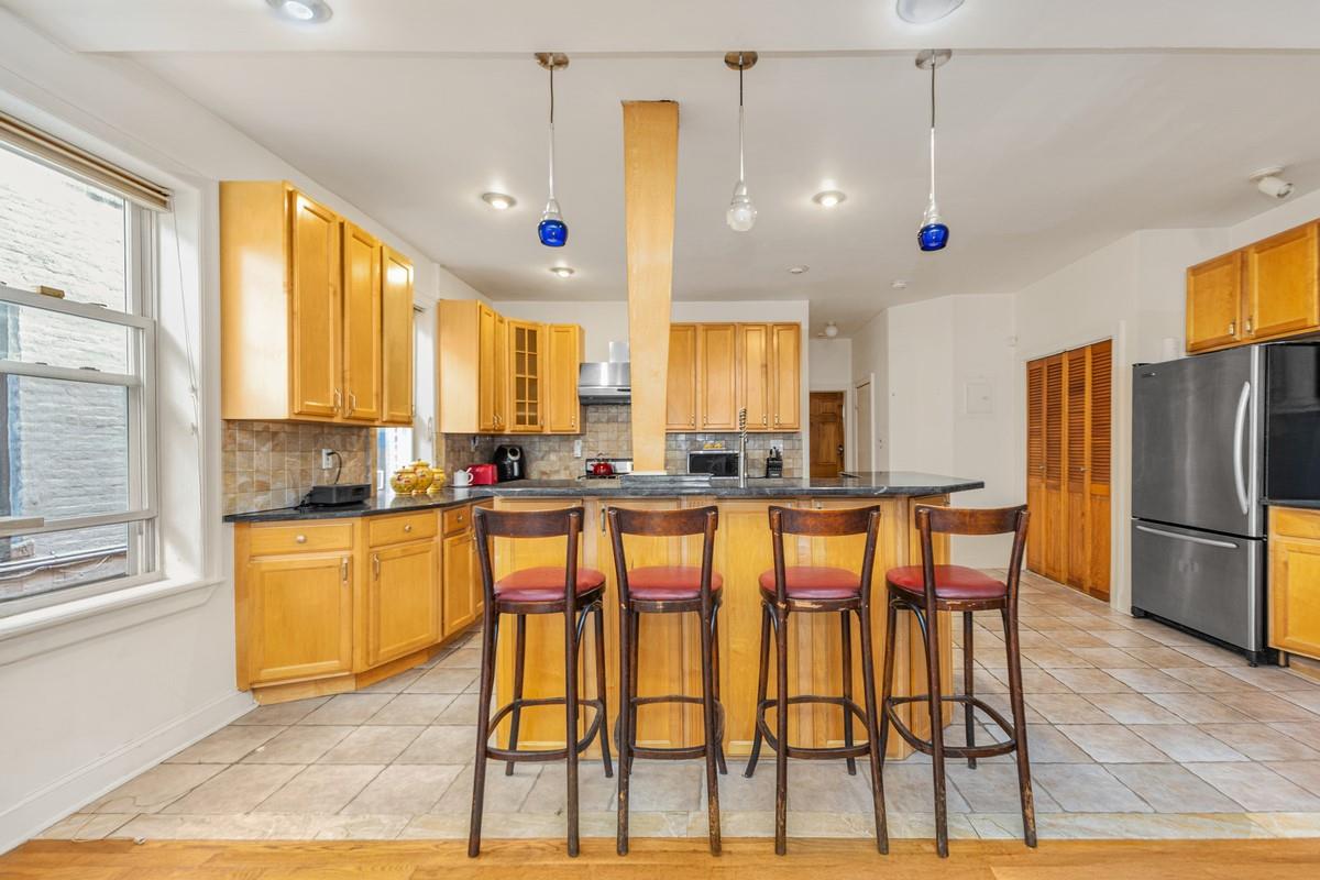 825 E 230th Street, Bronx, NY 10466