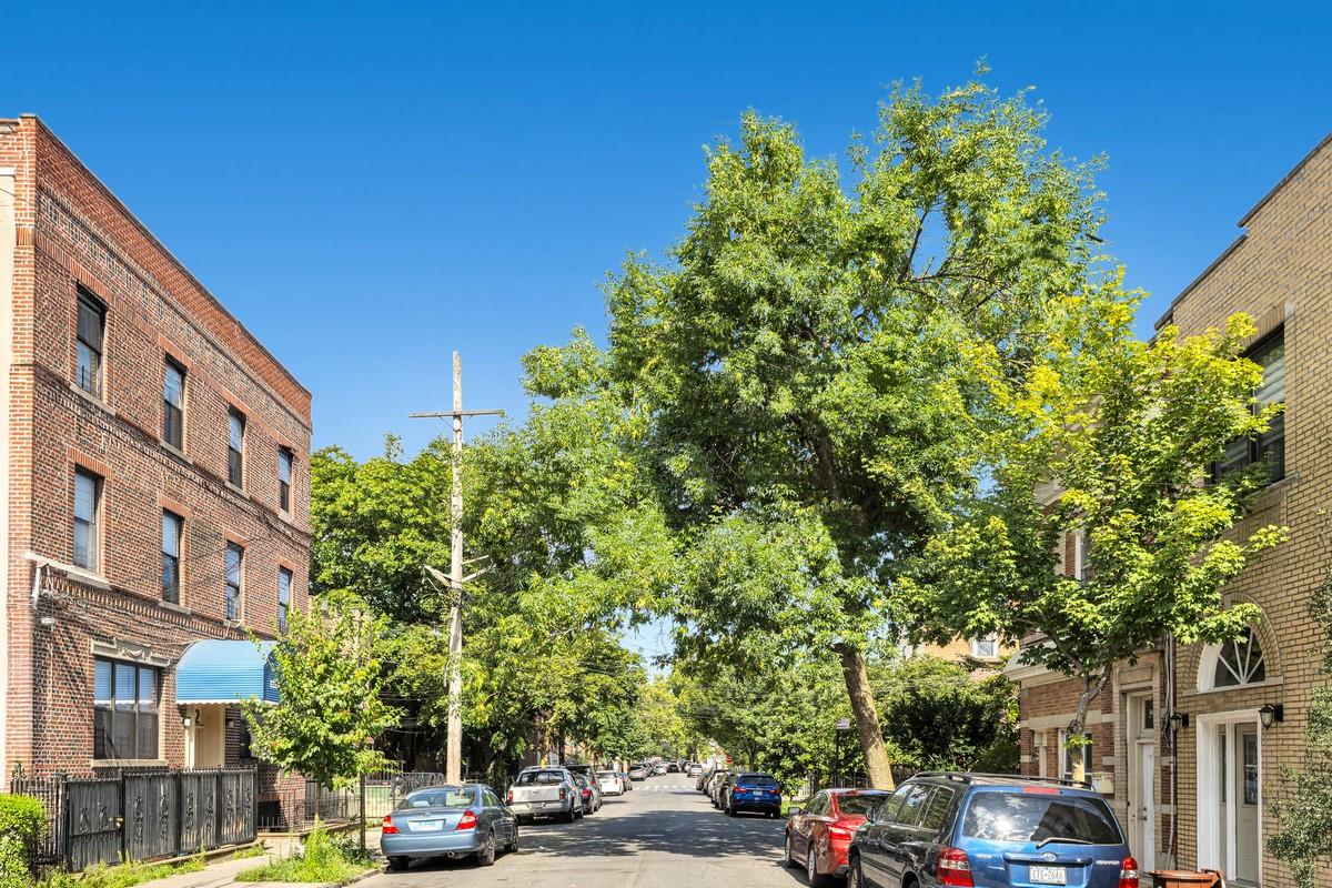 825 E 230th Street, Bronx, NY 10466