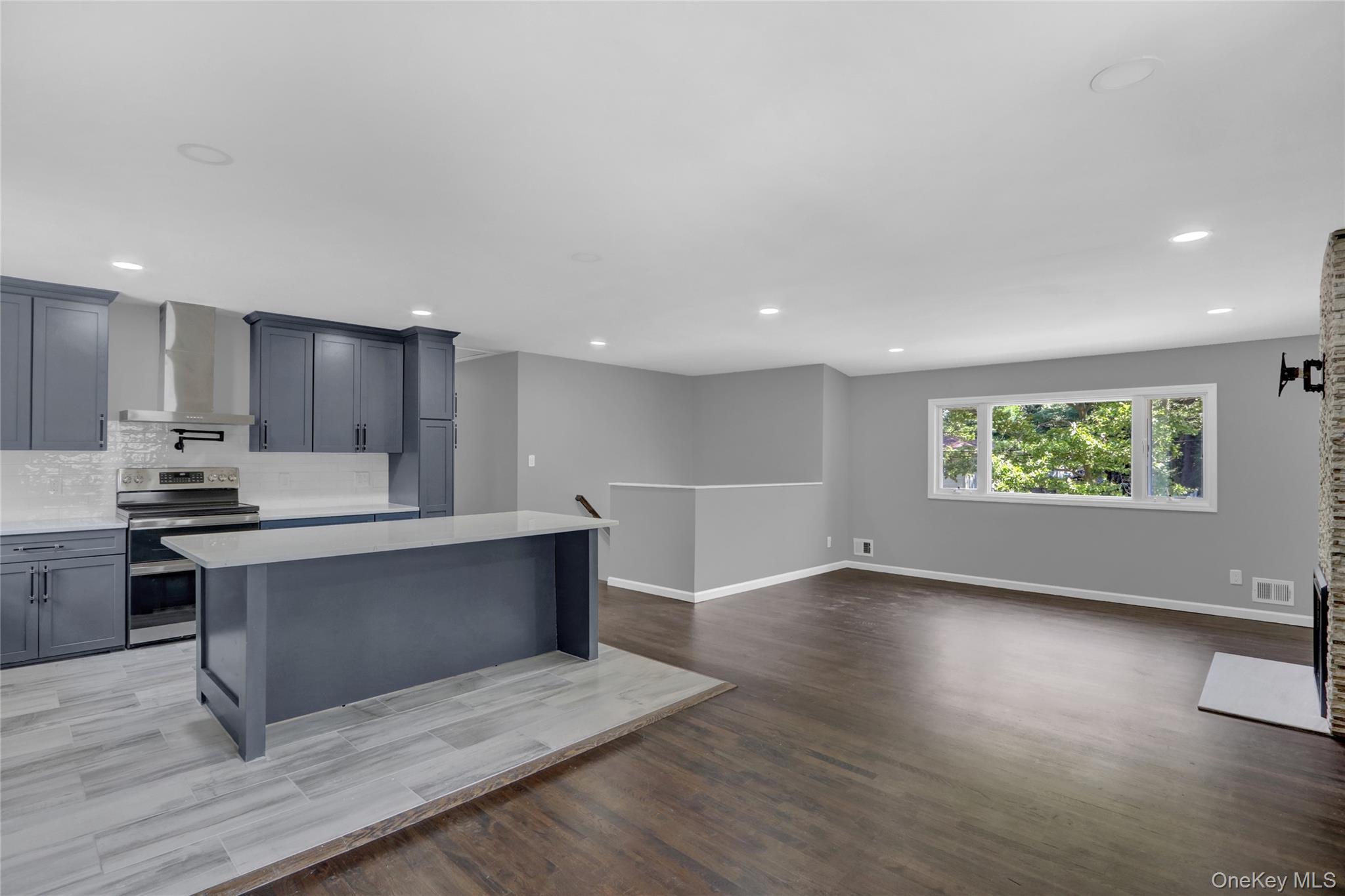 7 Walwin Place, Huntington, NY 11743