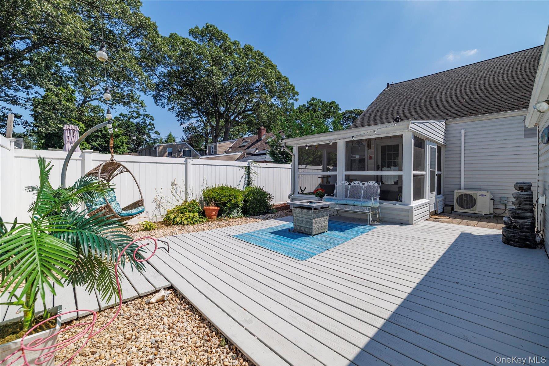 2612 Yorktown Street, Oceanside, NY 11572