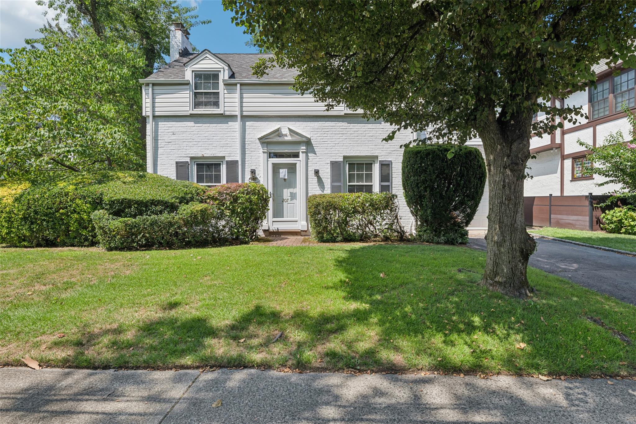 207 Derby Street, East Williston, NY 11596