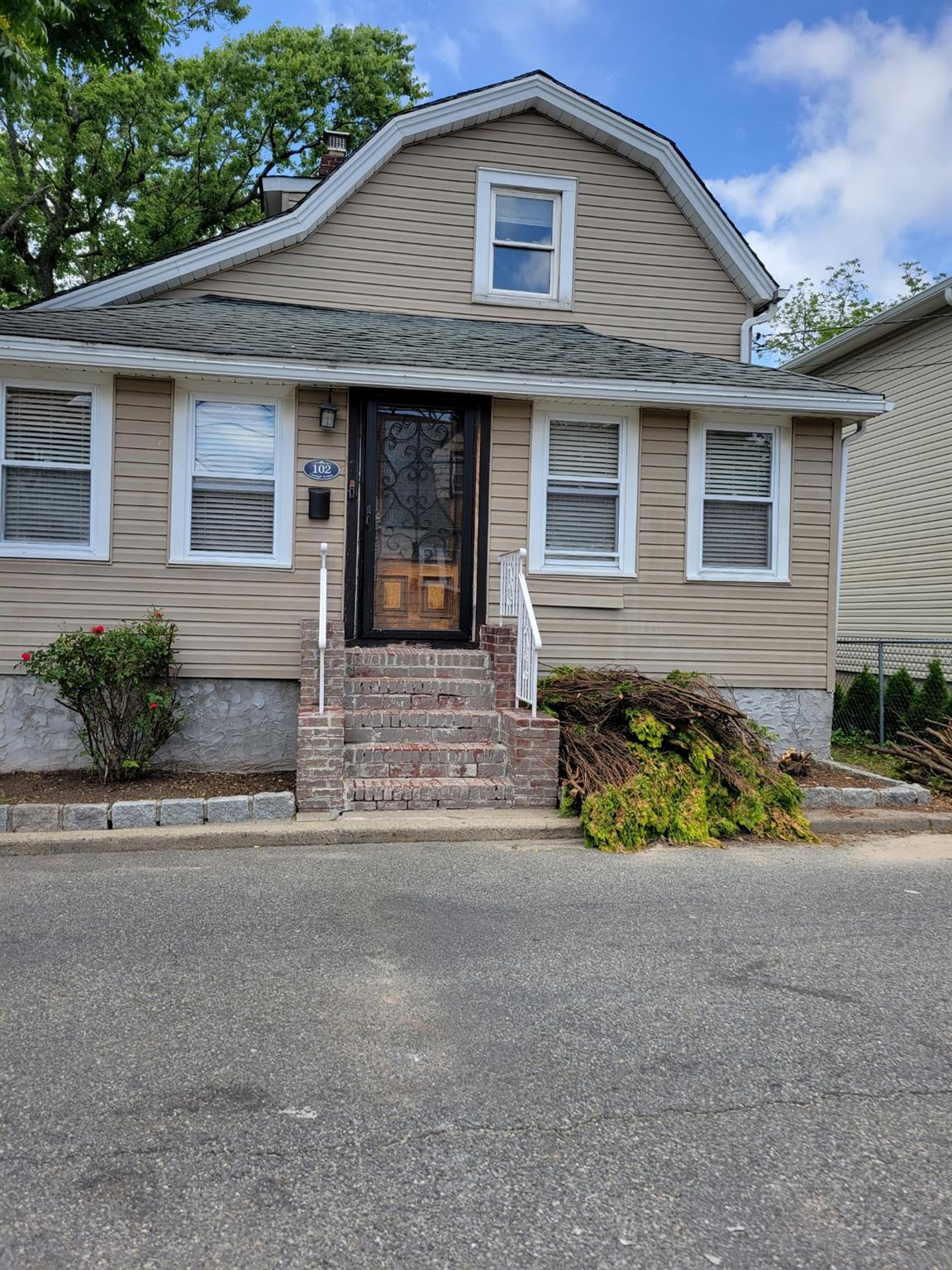 102 Carnegie Avenue, Elmont, NY 11003