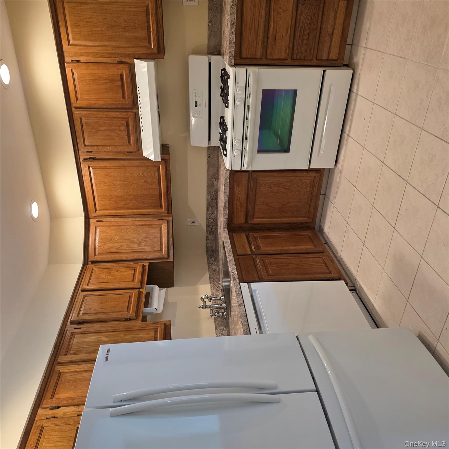 20 Laurel Avenue # 7, East Islip, NY 11730