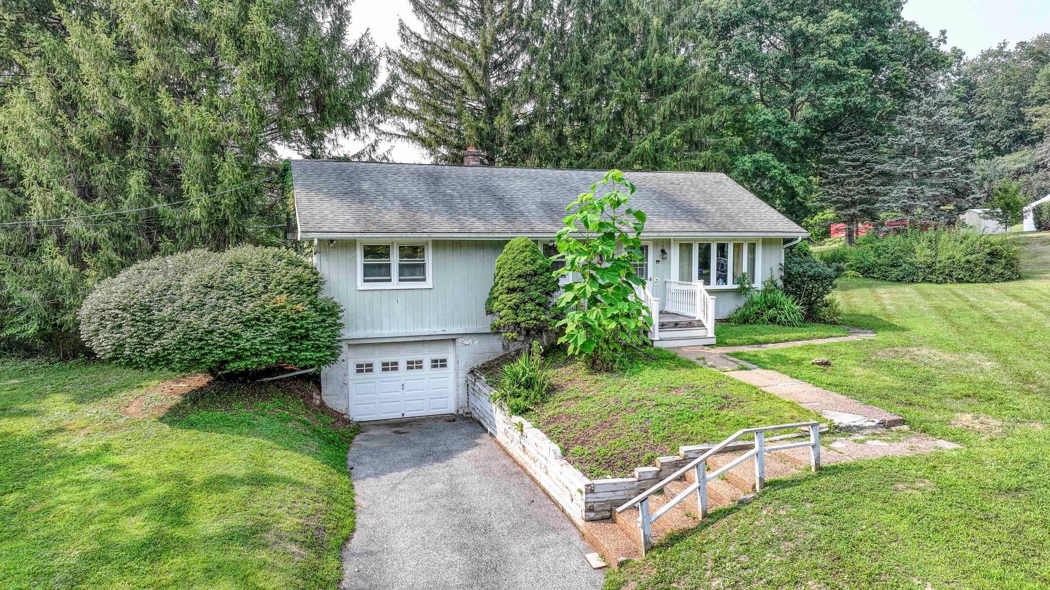 13 White Oak Terrace, Campbell Hall, NY 10916