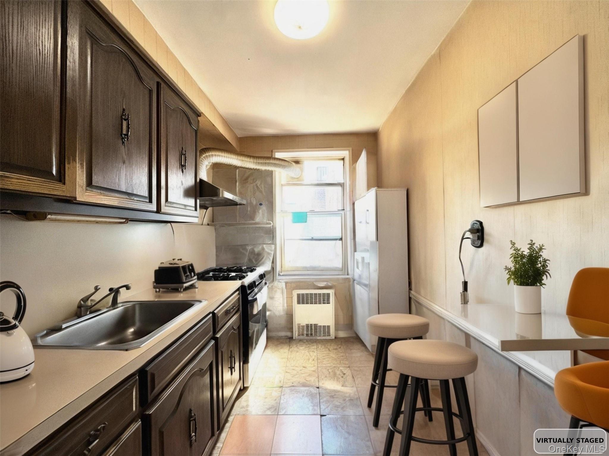 27-04 parsons Boulevard # 6, Flushing, NY 11354